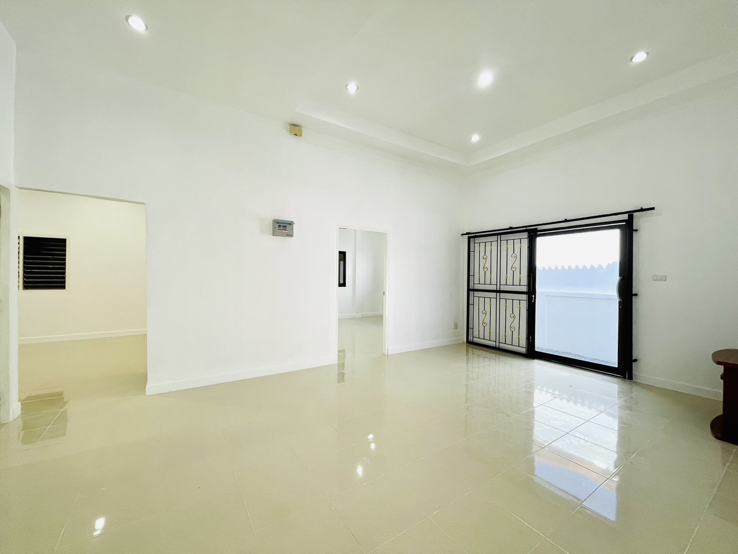 For Sales : Kohkeaw, Town Home @Chaofa Garden Home, 3 Bedrooms 2 Bathrooms