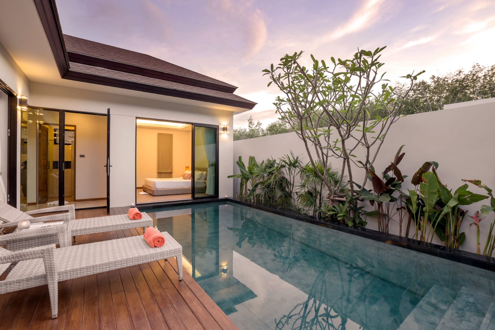 For Rent : Nai Yang, luxury Private Pool Villa, 2 bedrooms 2 bathrooms, Garden View.