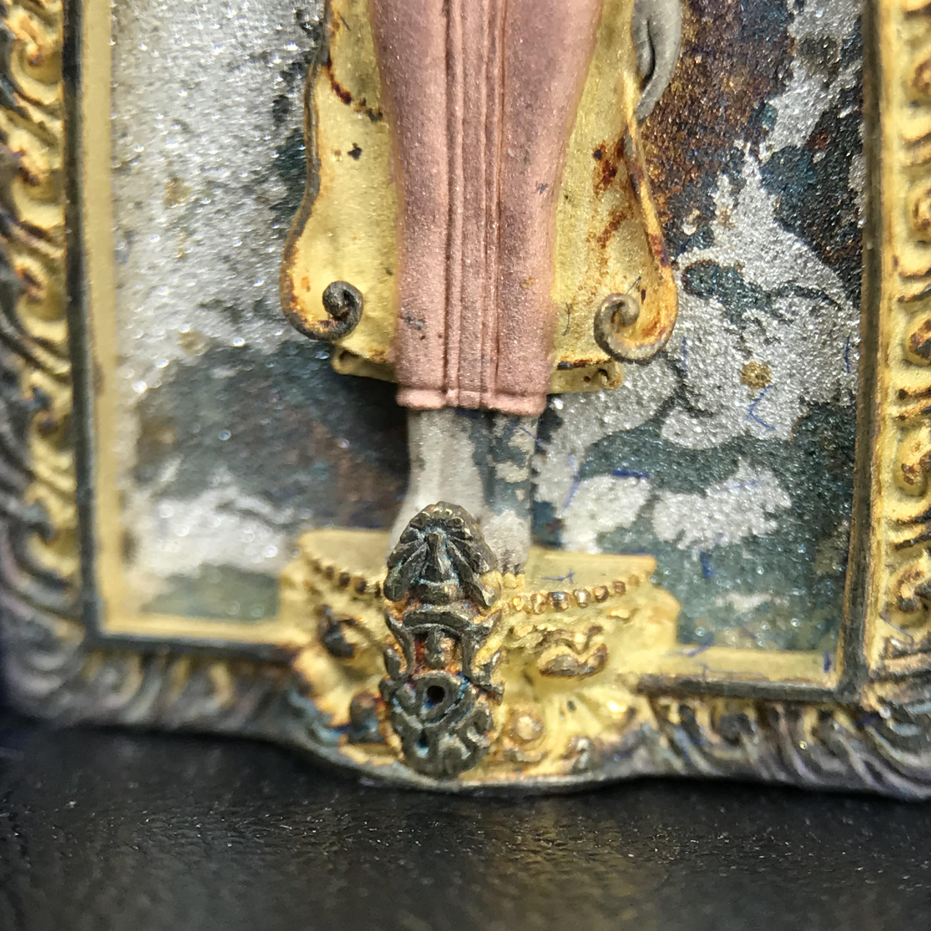 พระพุทธกาญจนพรสยามภูมิ ภปร. ปี 2539 เนื้อเงินสามกษัตริย์พื้นทรายประกาย(ผิวเดิมสวย) พิมพ์ทรงใบขนุน ขนาด3.2ซม. พระพุทธรูปประจำพระชนมวาร รัชกาลที่9 จัดสร้างในวโรกาสทรงครองสิริราชสมบัติครบ50ปี(องค์หมายเลขมหามงคลเลข ๙๙๙(เจริญก้าวหน้าในทุกด้าน)(1 ใน 5000 องค์)