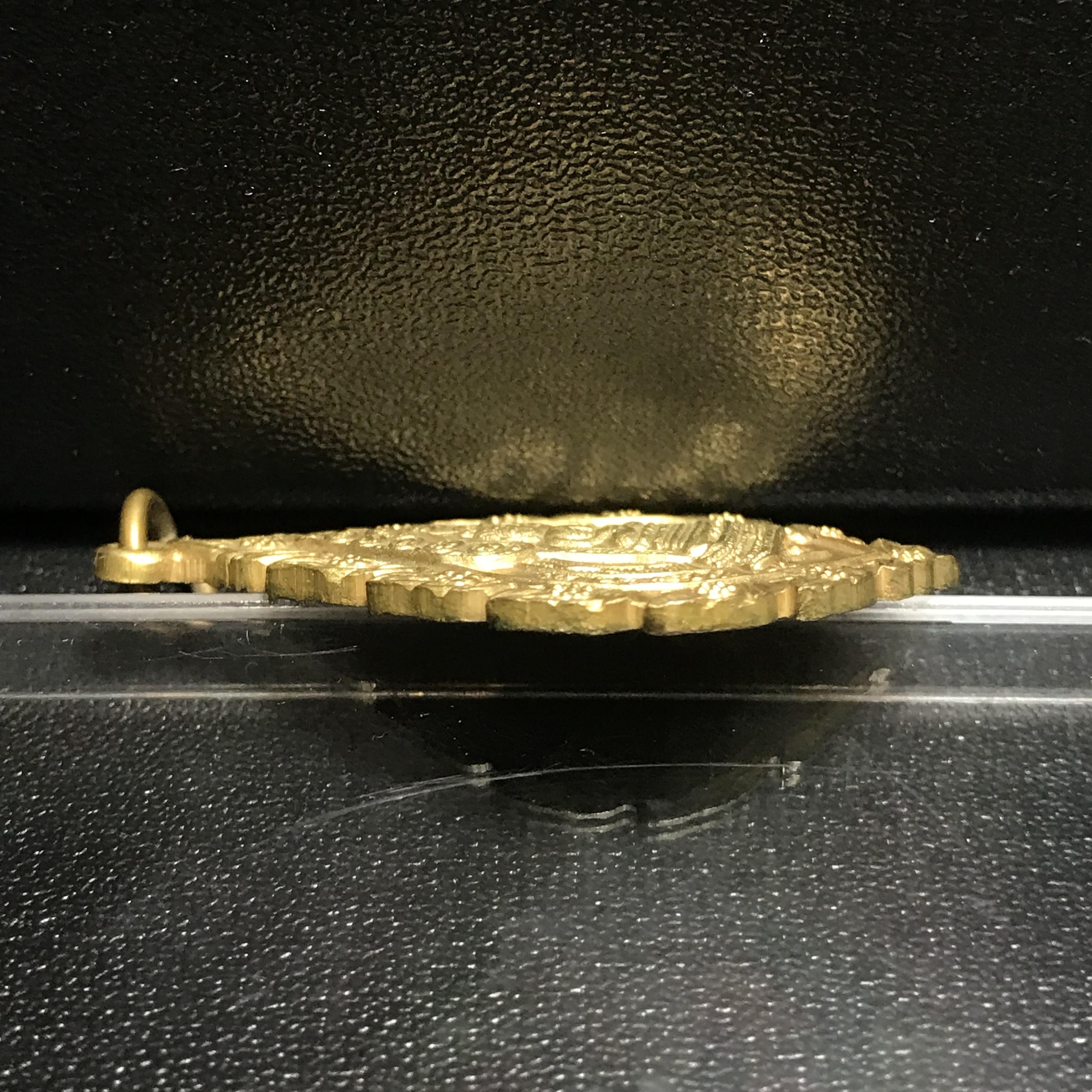 เหรียญนิรันตราย พิมพ์ทรงพัดยศ (เหรียญเจริญยศ) สมโภชครบ108ปี วัดราชประดิษฐ์ ปี2515 เนื้อกะไหล่ทอง( ในหลวง ร.9 เสด็จเททอง)(บล็อกนิยม5แตก)(เหรียญดีพิธีใหญ่ที่ต้องมี)