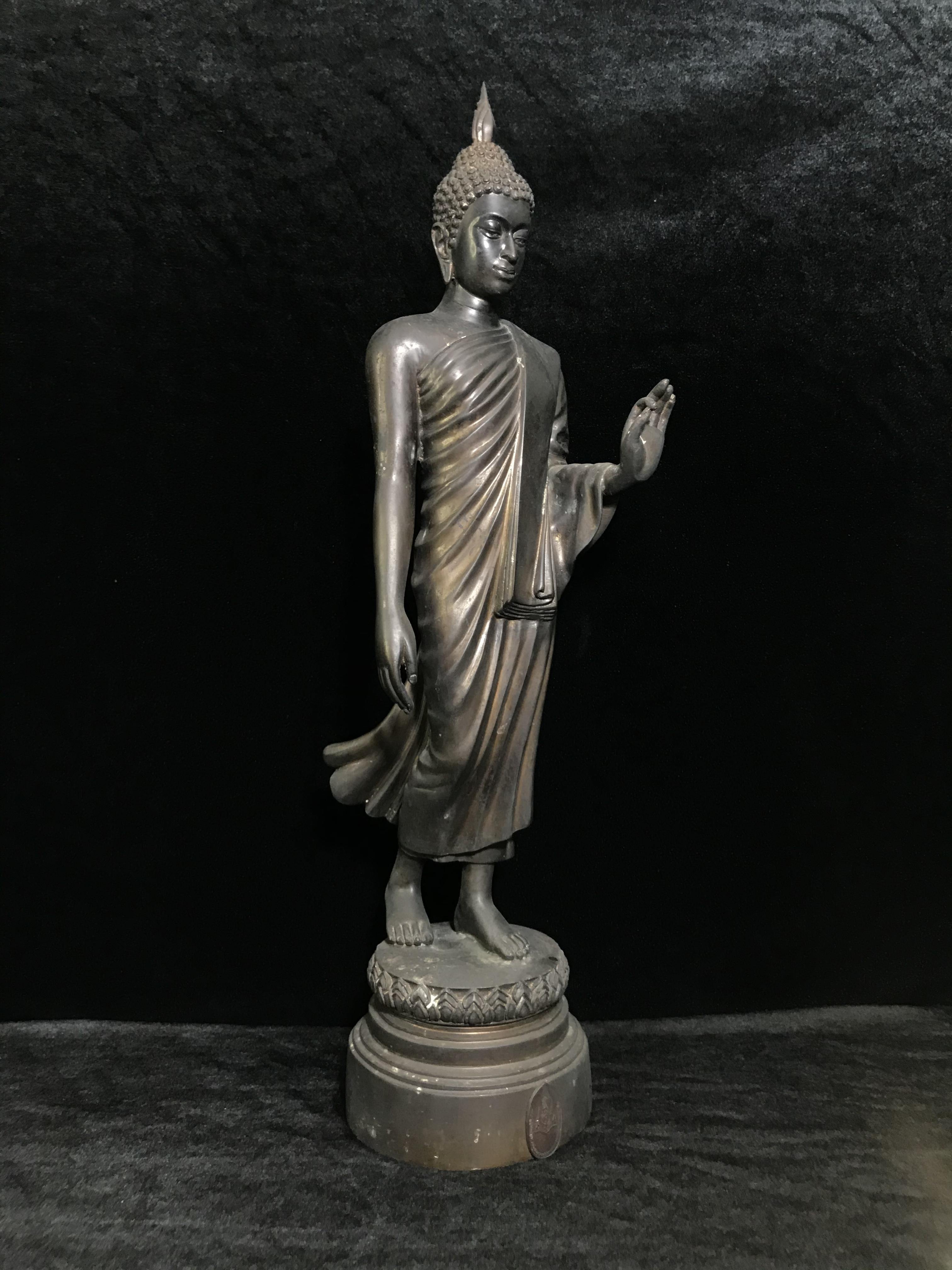 พระบูชา 25พุทธศตวรรษ พระศรีศากยะทศพลญาณ ประธานพุทธมณฑลสุทรรศน์ ปี 2530 ตราสัญลักษณ์ ในมหาวาระพระชนมพรรษา ครบ 5 รอบ 60 พรรษา เมื่อ 5 ธันวาคม พ.ศ. 2530 หมายเลข (๑๕)๓๖๕ ขนาดความสูง 15 นิ้ว รวมฐานสูง 18 นิ้ว(นิยมหายาก)