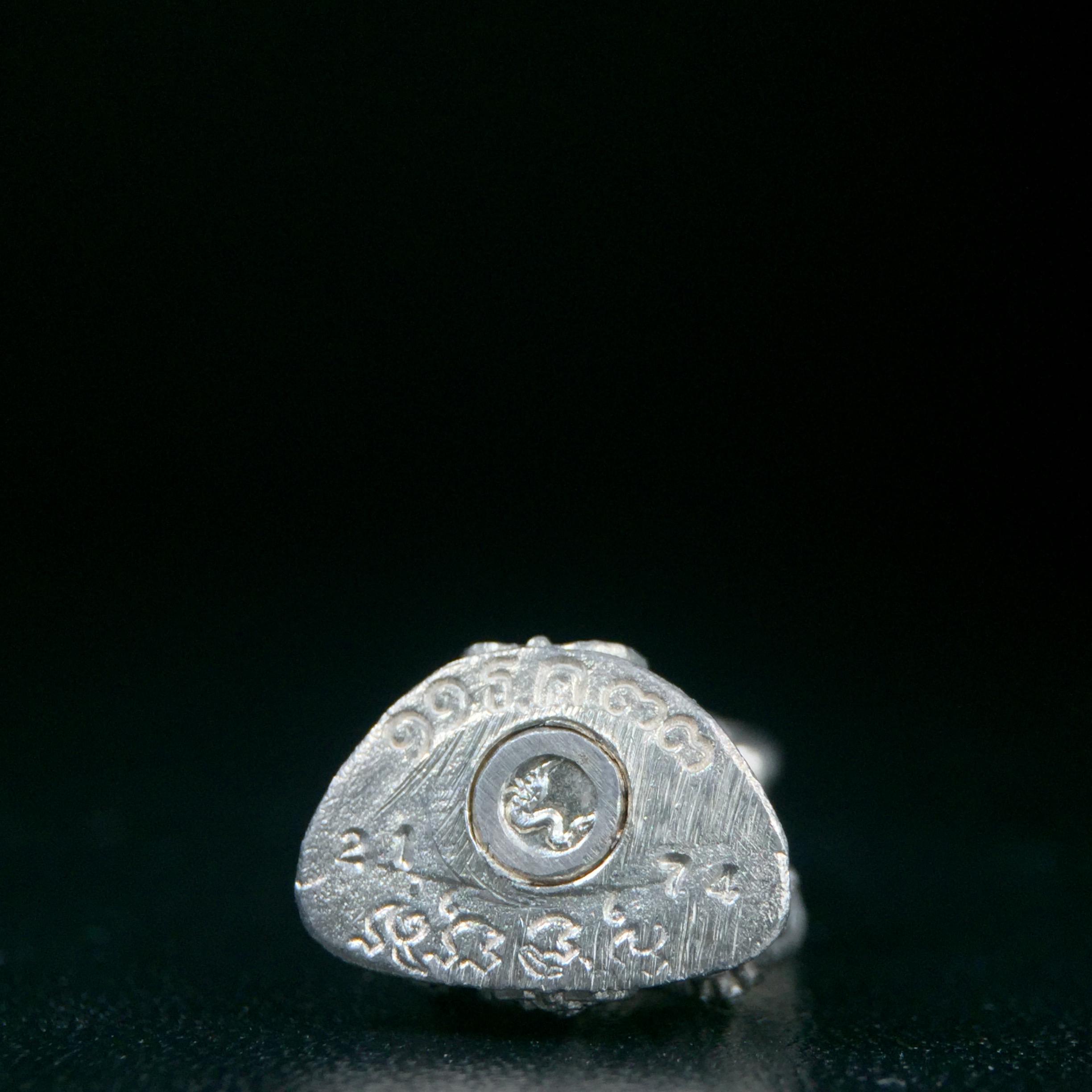 พระกริ่งปรมานุชิตชิโนรส วัดพระเชตุพนวิมลมังคลาราม(วัดโพธิ์) ปี2533 เนื้อเงิน ( ในหลวงรัชกาลที่9เสด็จเททอง)พิธีใหญ่ งดงามด้วยพุทธศิลป์เปี่ยมด้วยพุทธคุณ อีกหนึ่งรุ่นที่แนะนำสะสมบูชา