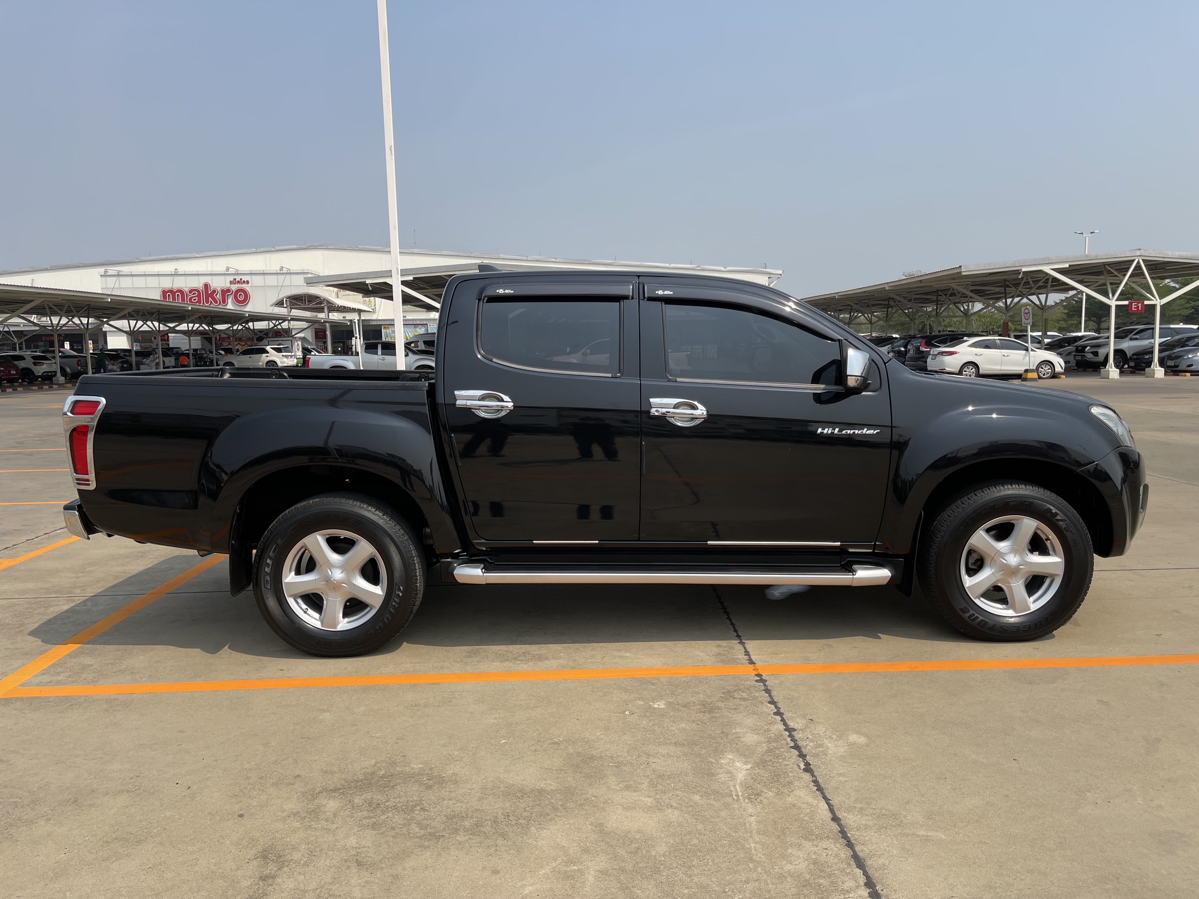 Isuzu Dmax All New 4ประตู Hilander 3.0 Vgs Z Prestige Navi Push Start At 2015 ดำ