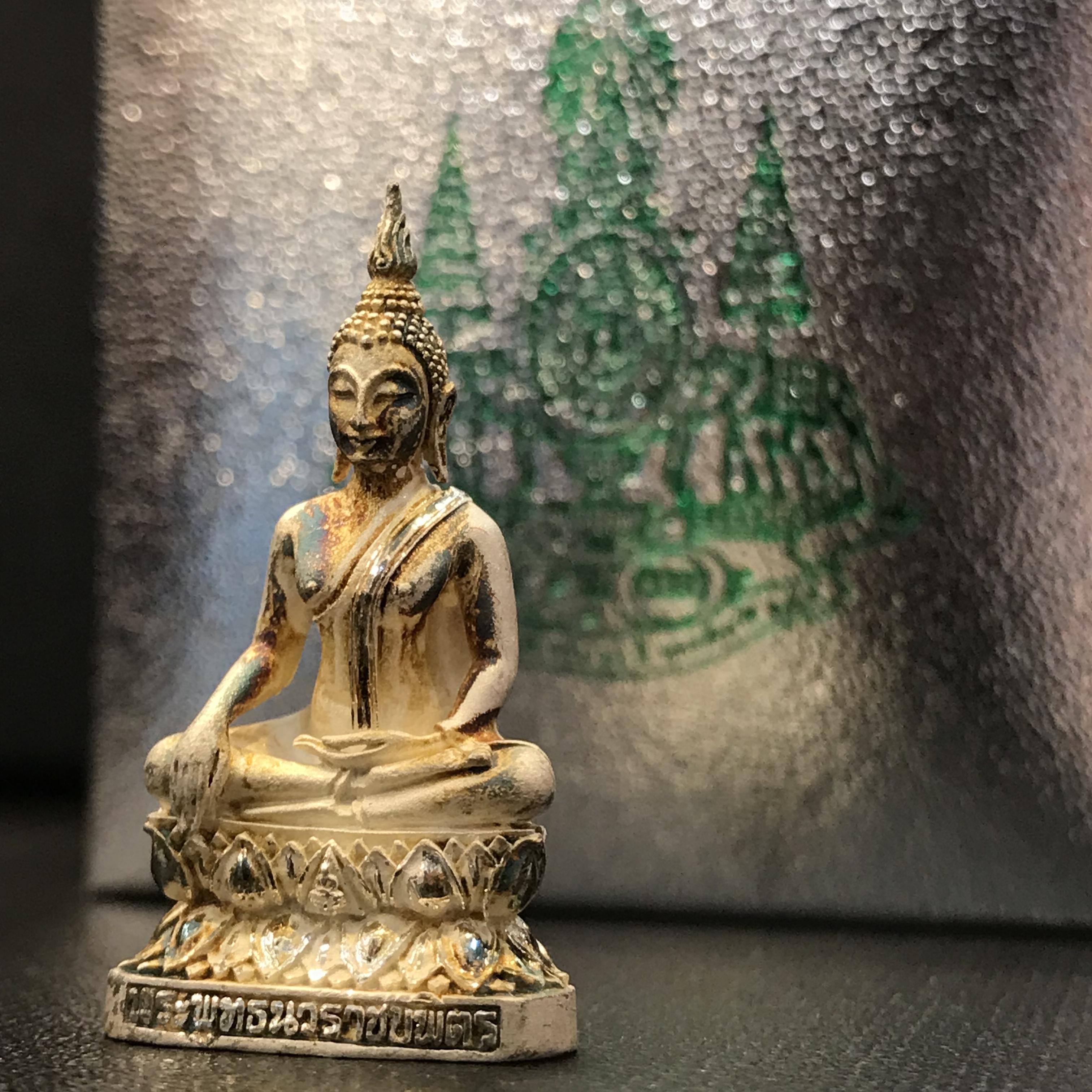 พระกริ่งพระพุทธนวราชบพิตร ปี2540 เนื้อเงินพร้อมกล่องบรรจุเดิม