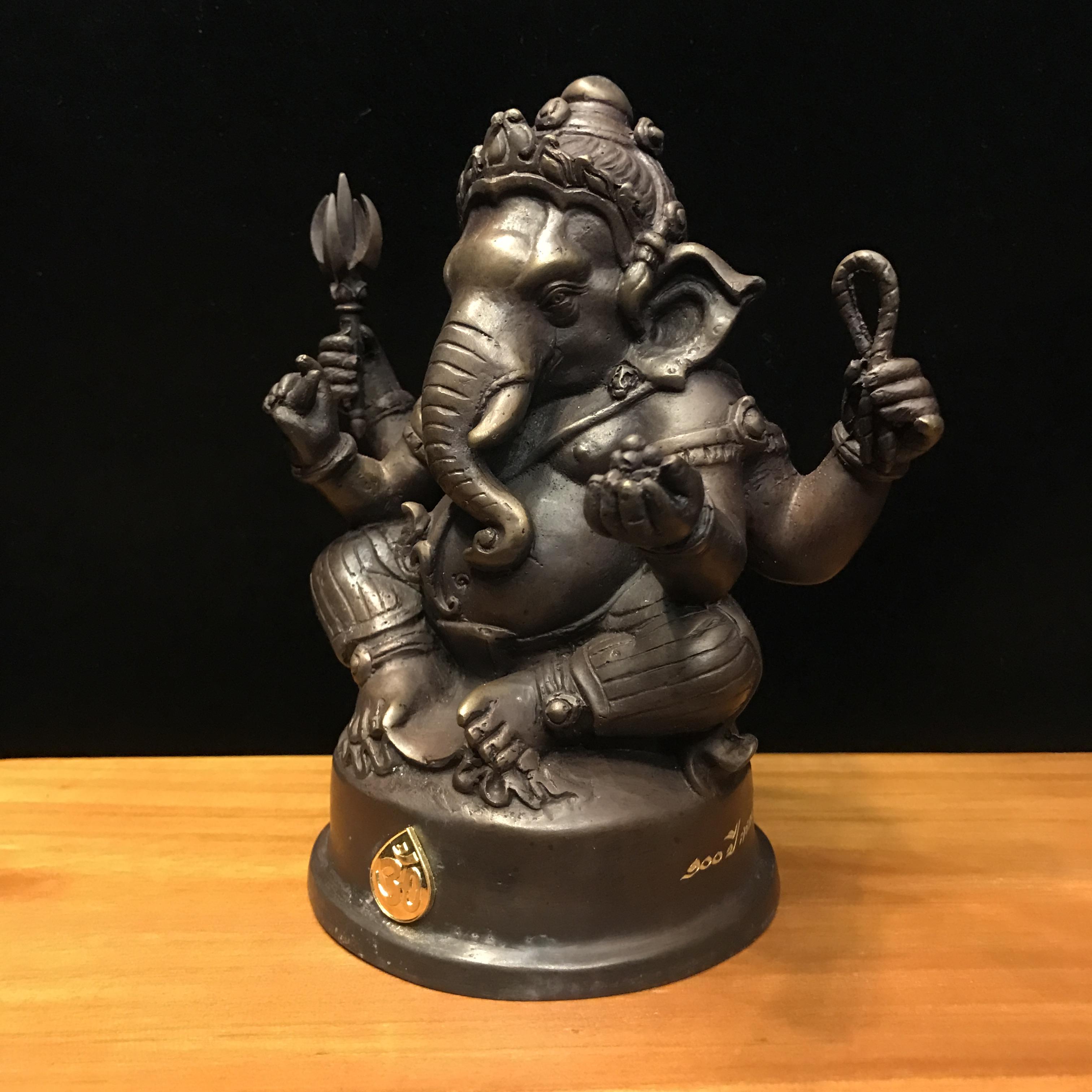 พระพิฆเนศ รุ่นครบรอบ100 ปี กรมศิลปากร ปี2556 ขนาดบูชา ปางบรมครู(องค์นั่ง)หน้าตัก 4 นิ้วครึ่ง No.319