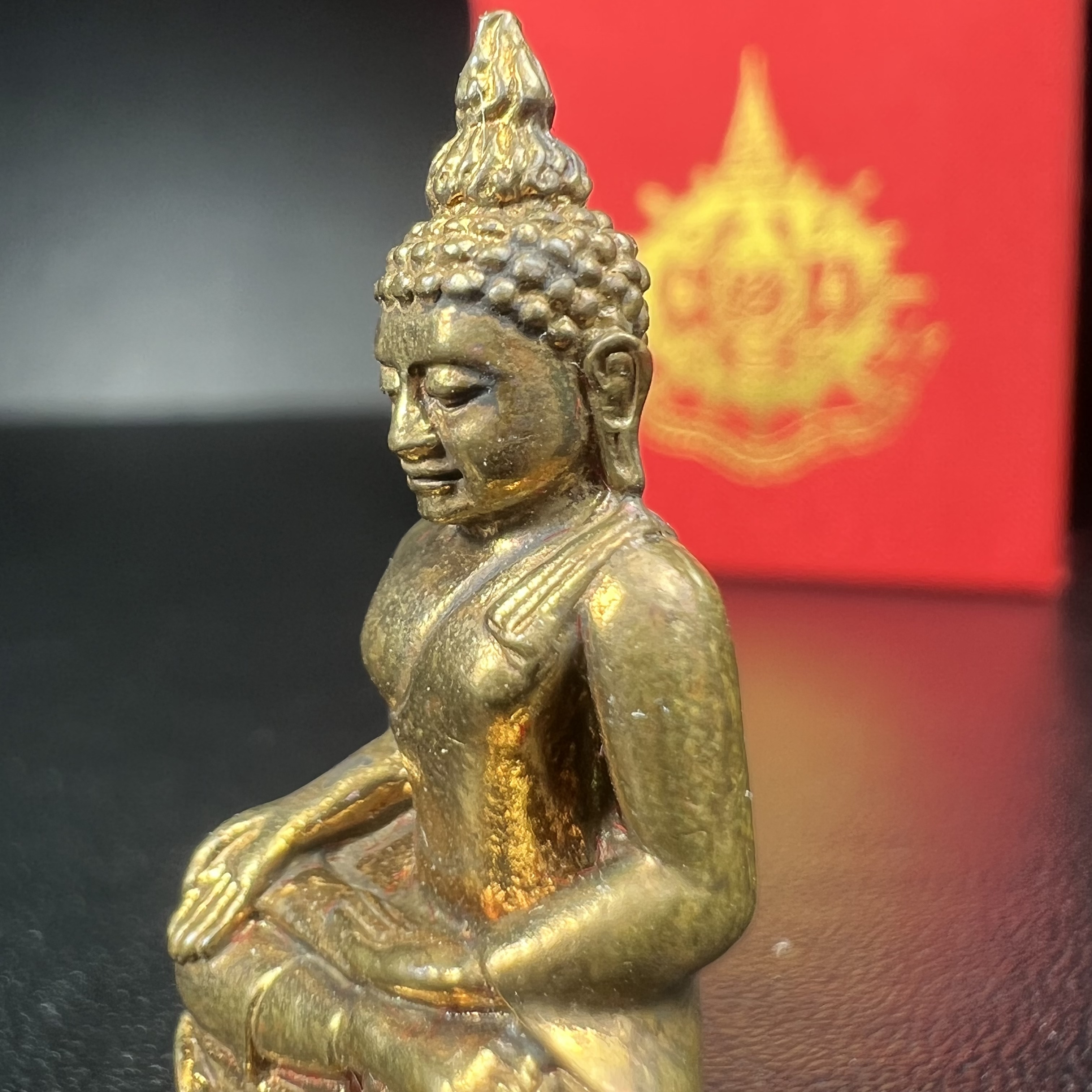 พระกริ่งไพรีพินาศ เฉลิมพระเกียรติ พระบาทสมเด็จพระเจ้าอยู่หัวรัชกาลที่9 พระชนมพรรษา 6 รอบ ปี2542เนื้อสัมฤทธิ์(บรรจุเหล็กไหล)ดีนอก-ดีใน(องค์นี้เป็นเนื้อสัมฤทธิ์ พิเศษกรรมการ ตอก 2 โค๊ต หมายเลข ๒๓๕๗)หายาก