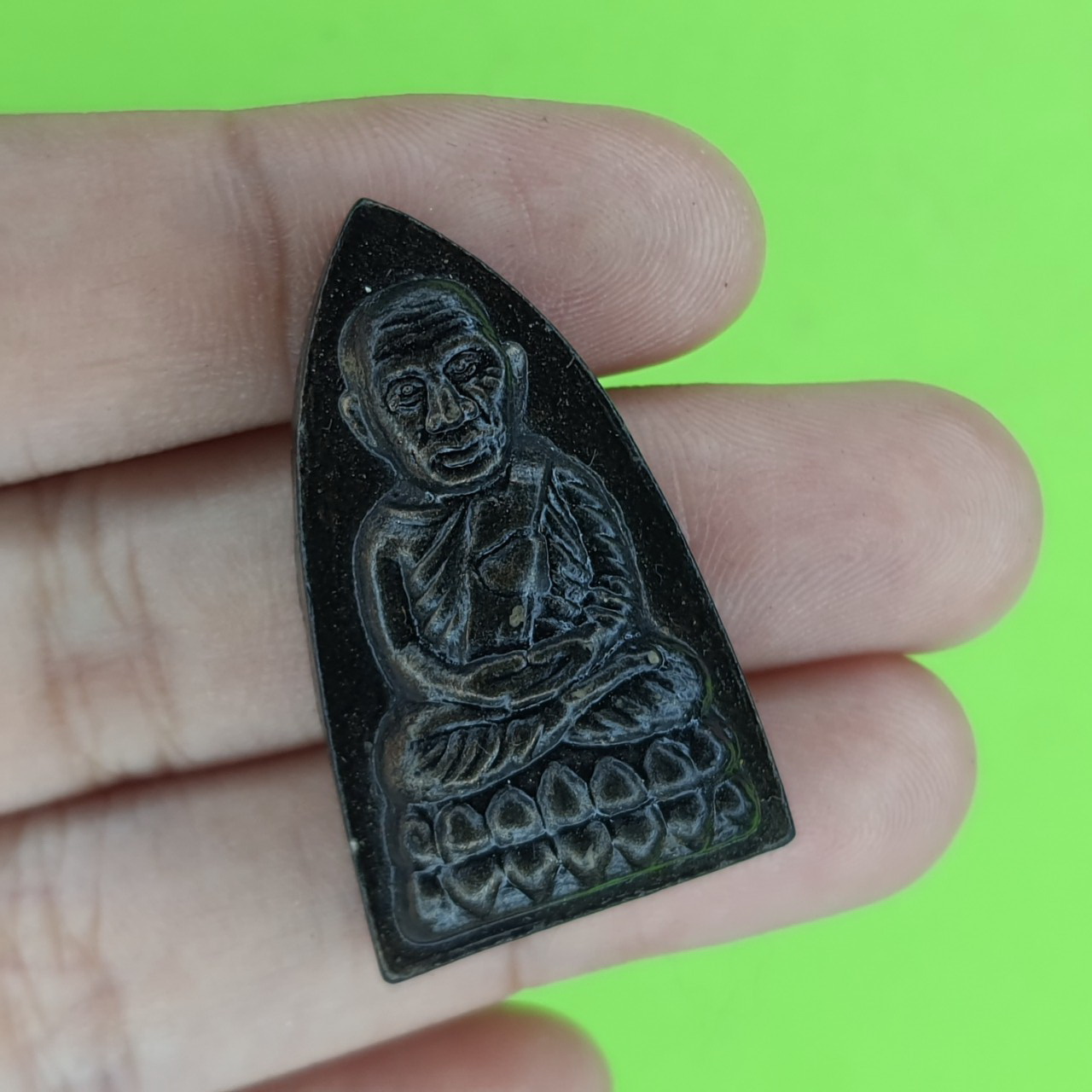 พระเครื่อง หลวงปู่ทวด หลังเตารีด สีดำทำเก่า รุ่น นิรันตราย หลวงปู่ทวดแท้ จี้หลวงปู่ทวด หลวงปู่ทวดแขวนคอ พระแท้ หลวงปู่ทวดห้อยคอ