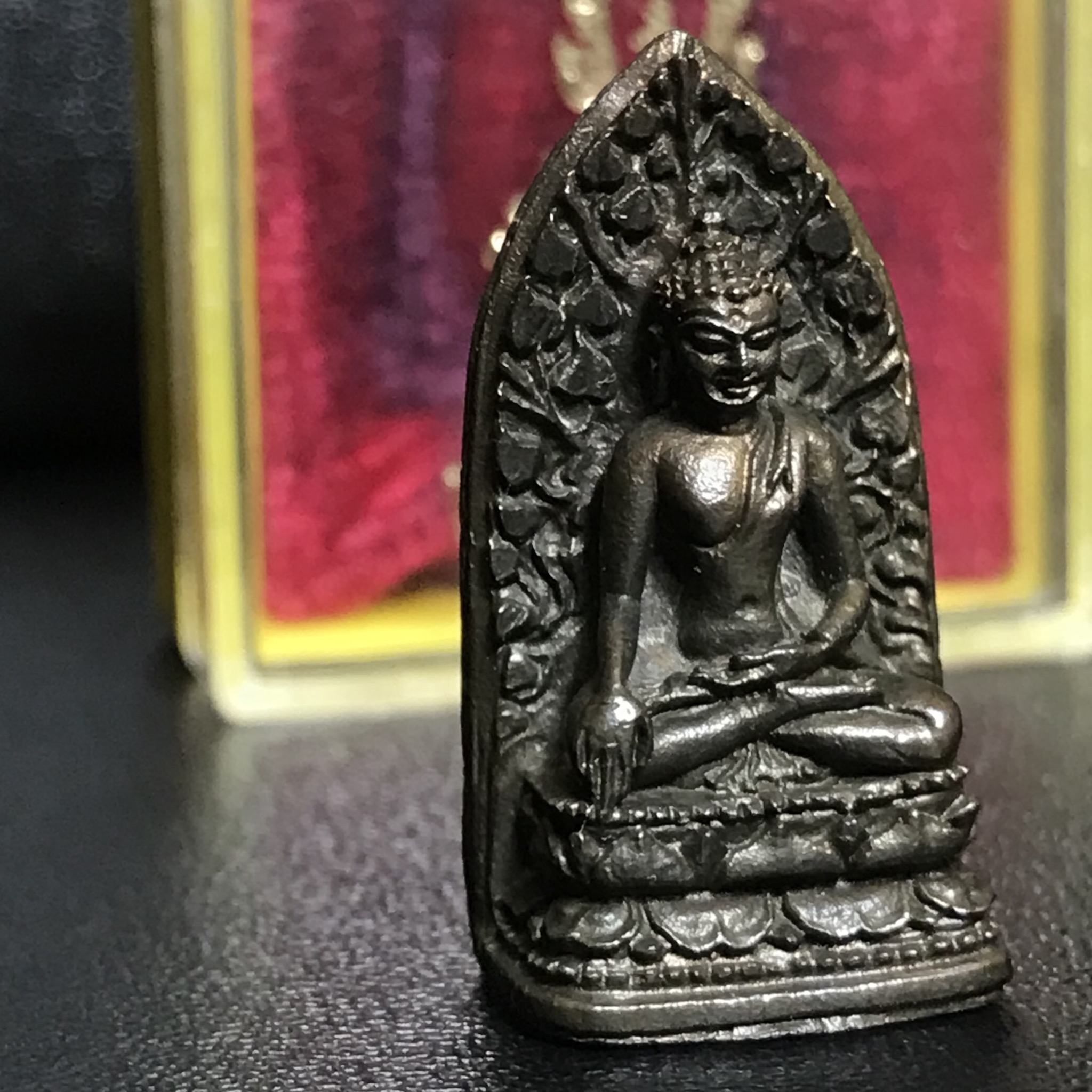 พระกริ่งรอดภยันตราย วัดพันอ้น จ.เชียงใหม่ ปี 2513 เนื้อนวโลหะ สภาพสวยจัดกล่องครบ(1ใน2513องค์)