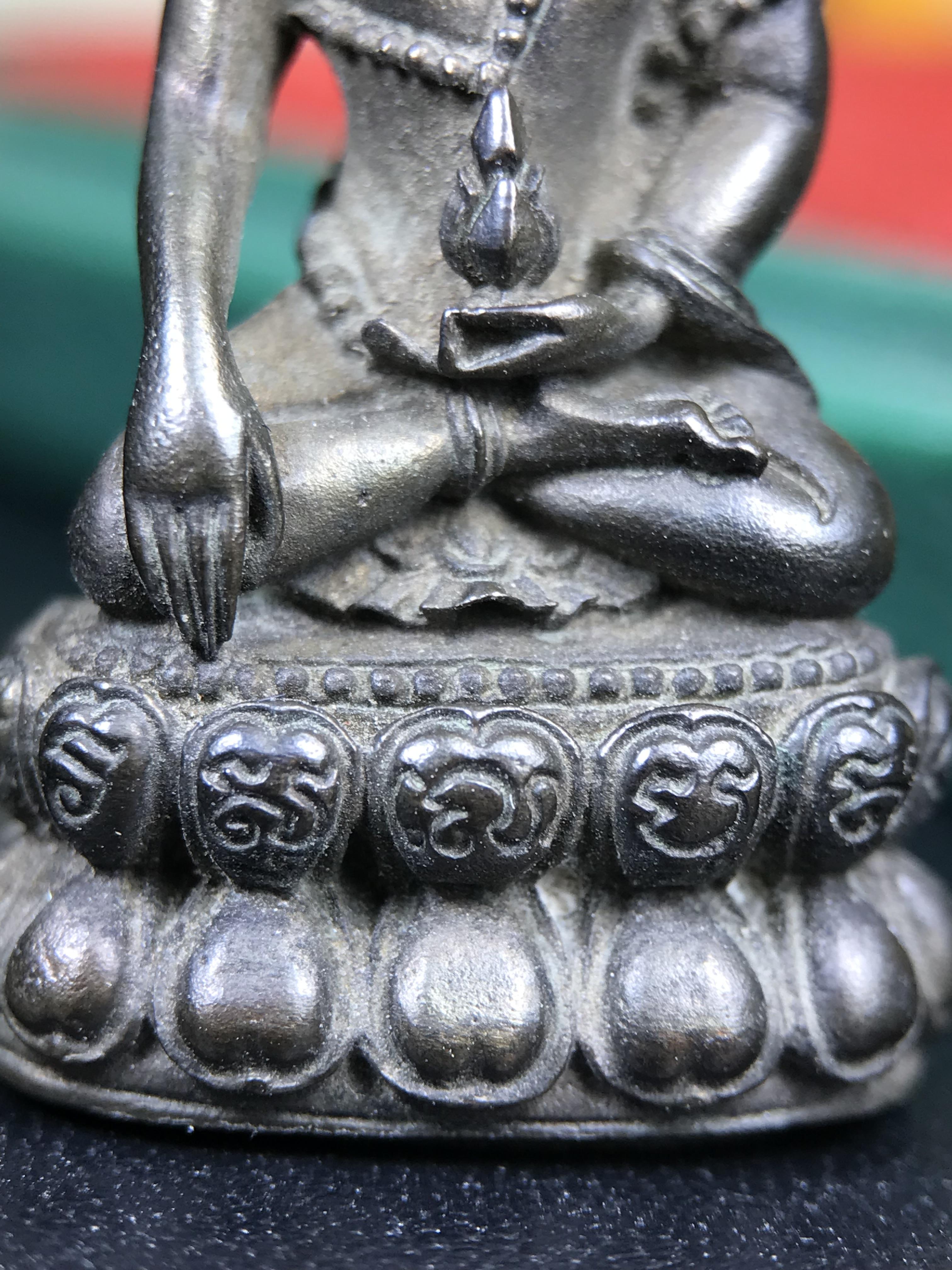 พระกริ่ง-พระชัยวัฒยน์วาสนาสมเด็จพระสังฆราช(วาสน์)วัดราชบพิธฯปี2531 เนื้อนวโลหะ สร้างเป็นที่ระลึกในคราวที่สมเด็จพระอริยวงศาคตญาณ สมเด็จพระสังฆราช(วาสน์ วาสโน)มีพระชนมายุครบ90พรรษา(ในหลวง ร.9 เสด็จในพิธี)งานแกะแม่พิมพ์โดย นายช่างเกษม มงคลเจริญ)(1ใน1991องค์)