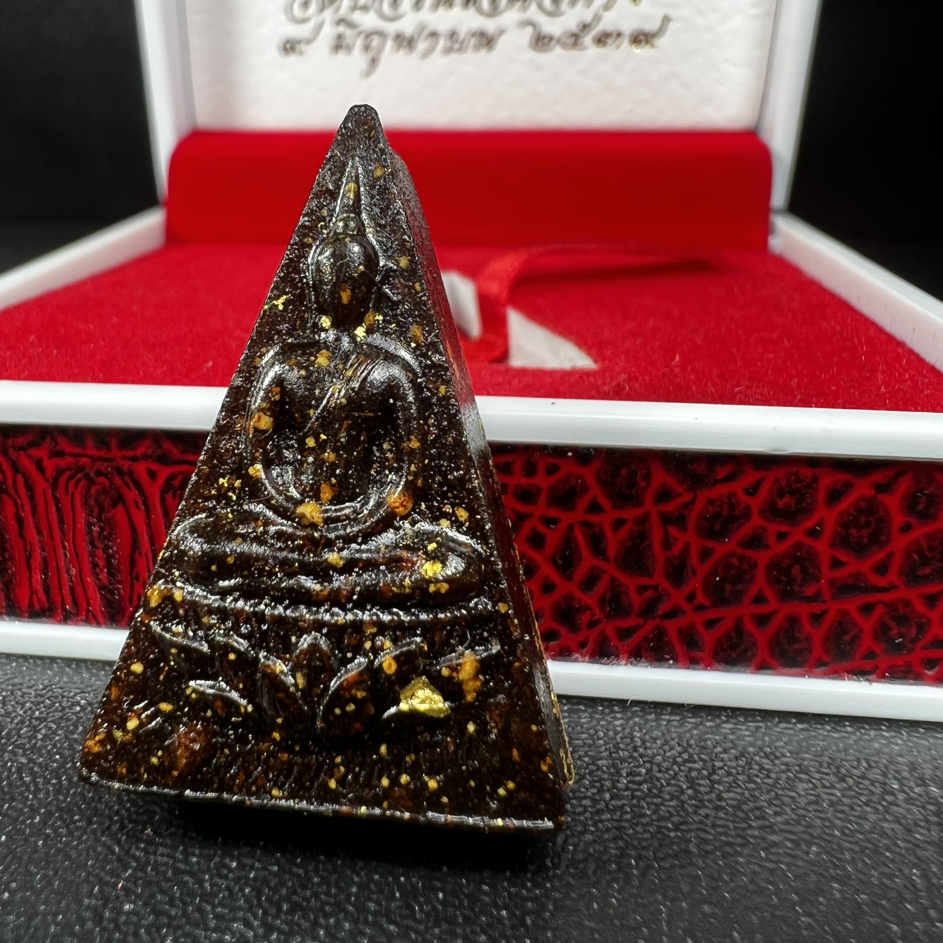 พระกำลังแผ่นดิน พระราชทาน วัดบวรนิเวศวิหาร ปี2539 พิมพ์ใหญ่ กรรมการ (ในหลวง รัชกาลที่ 9 พระราชทานมวลสารจิตรลดา)นิยมหายาก