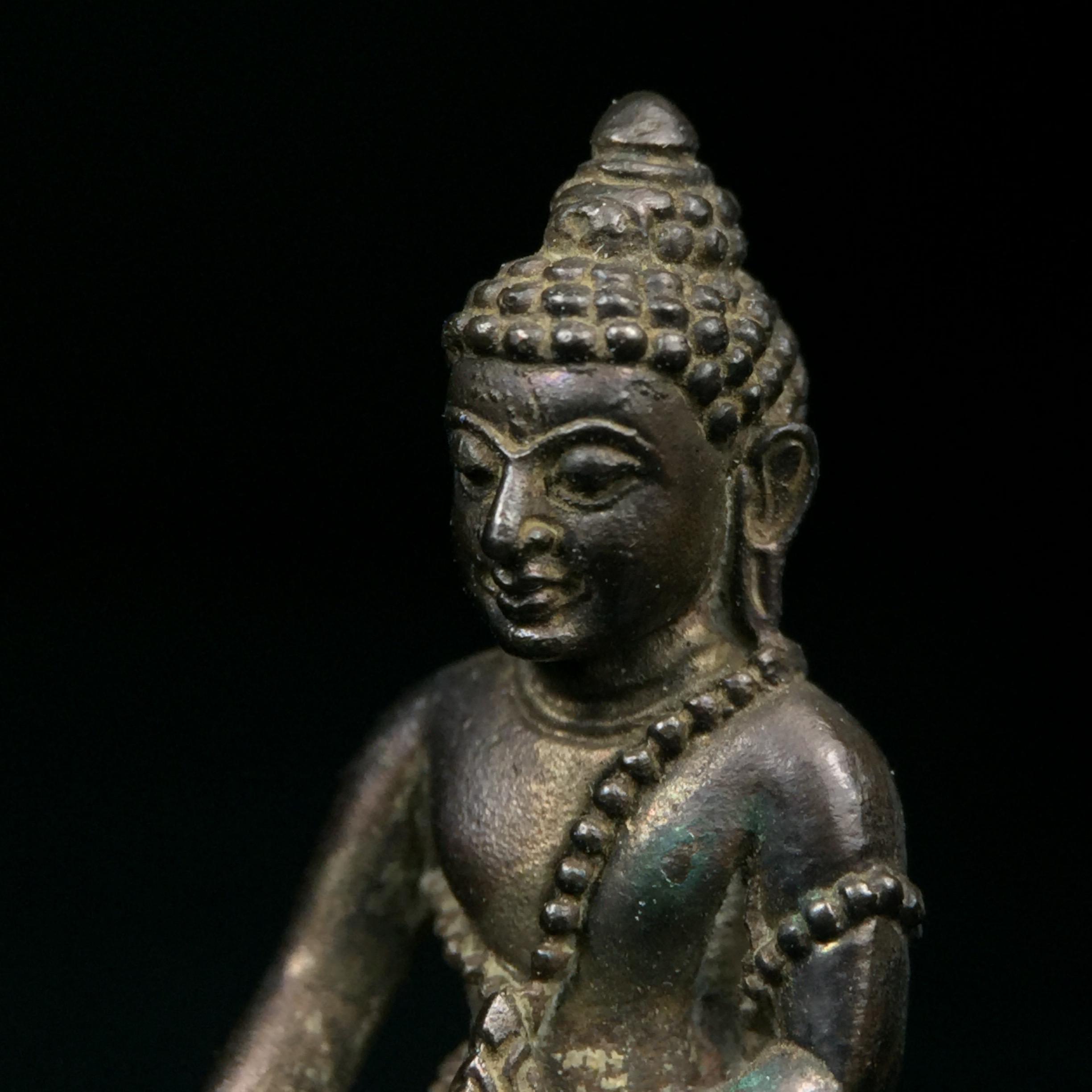 พระกริ่งศิรากาศ ภปร.(พระกริ่งคุ้มเกล้า)วัตถุมงคล"คุ้มเกล้าฯ" มูลนิธิ “คุ้มเกล้า” ในพระบรมราชูปถัมภ์ จัดสร้าง โรงพยาบาลภูมิพล เนื้อนวโลหะ(พิมพ์หน้าไทย)(ในหลวงรัชกาลที่9เสด็จเททอง)(พิธีใหญ่)(นิยม)