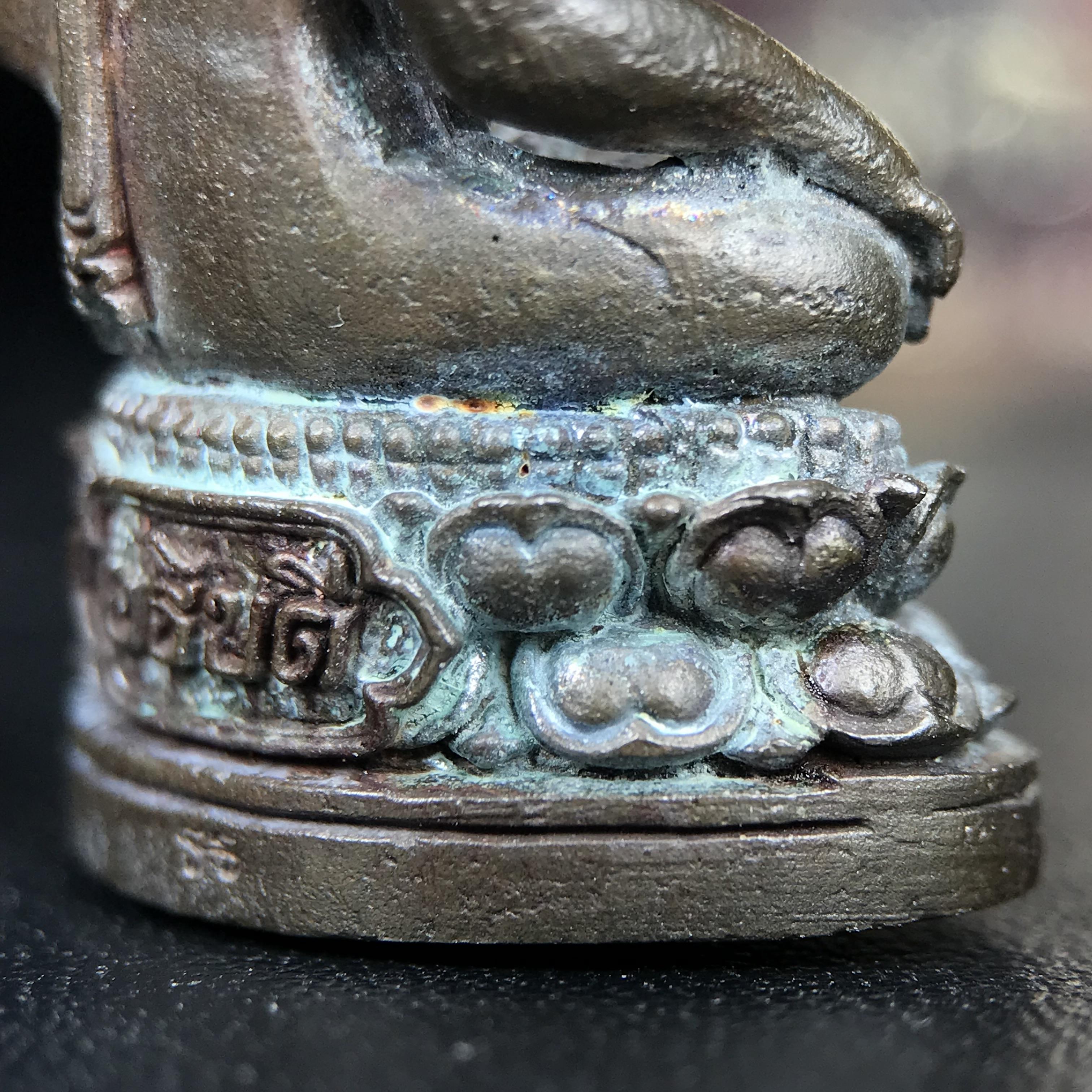 พระกริ่ง-พระชัยวัฒน์อธิบดี ปี2525 ของดีอัยการ (มีไว้บูชาเลื่อนยศเลื่อนตำแหน่งทุกท่าน)(1ใน 2525 ชุด)****ชุดหมายเลข ๗๘๖ ****มียศ มีบารมี สมกับความหมายของนาม พระกริ่งอธิบดี “พระกริ่งผู้เป็นใหญ่ในหมู่พระกริ่งทั้งหลาย”