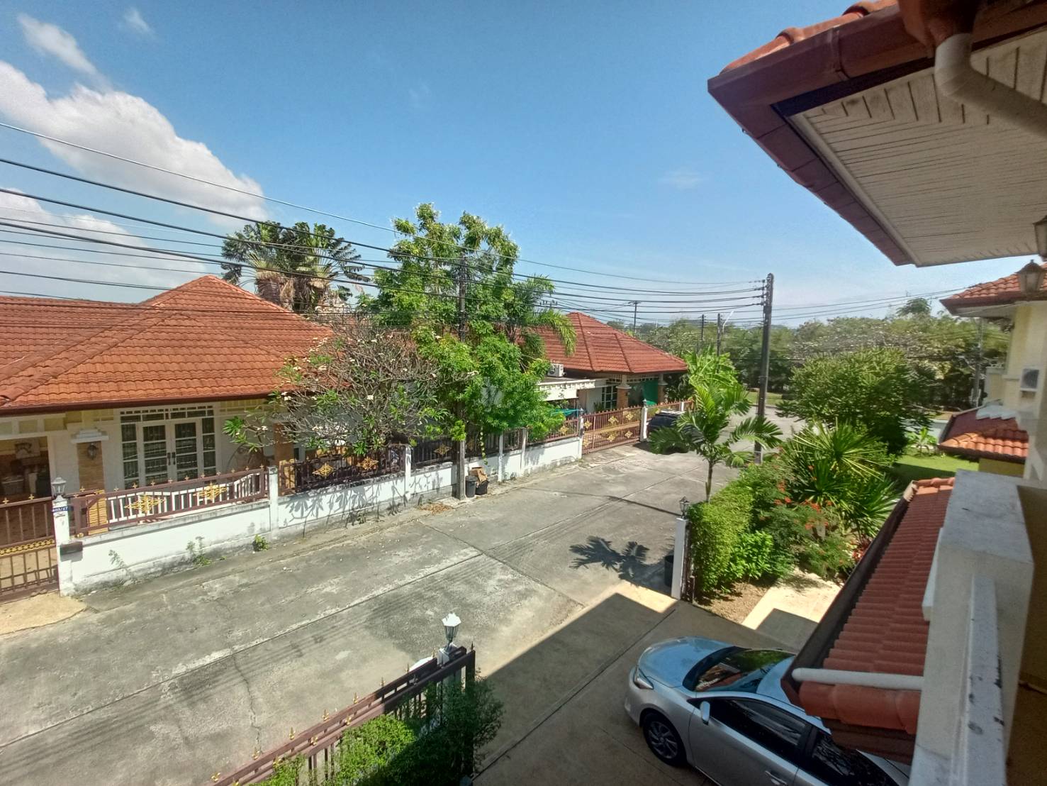 For Rent : Chalong luxury pool villa, 3 bedrooms 3 bedrooms, 300 sqm.