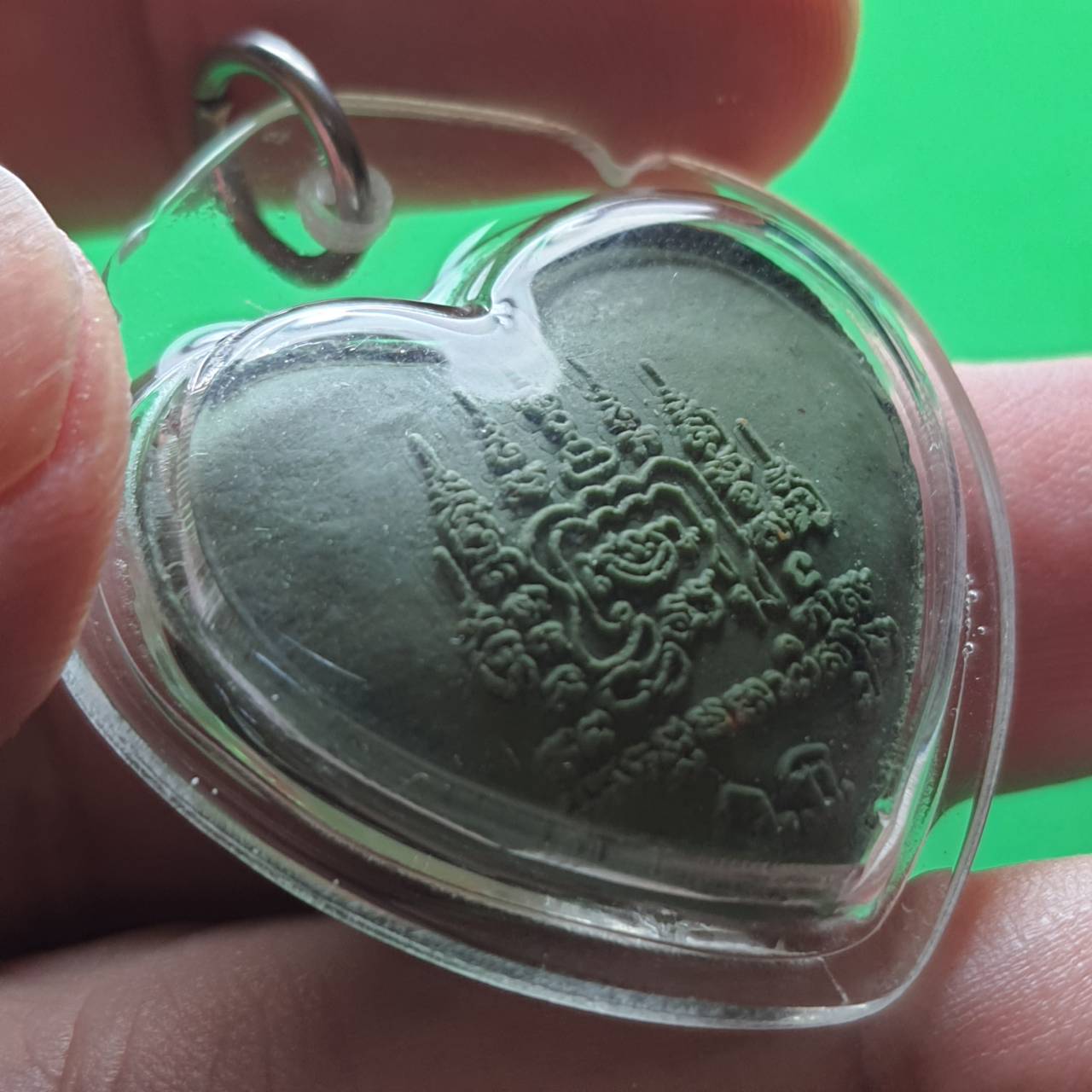 ของเสน่ห์ หัวใจมหาเสน่ห์ สีเขียวมวลสารว่านเสน่ห์รากราคะ เลี่ยมกรอบ หัวใจเสน่ห์แท้ ของขลังเสน่ห์