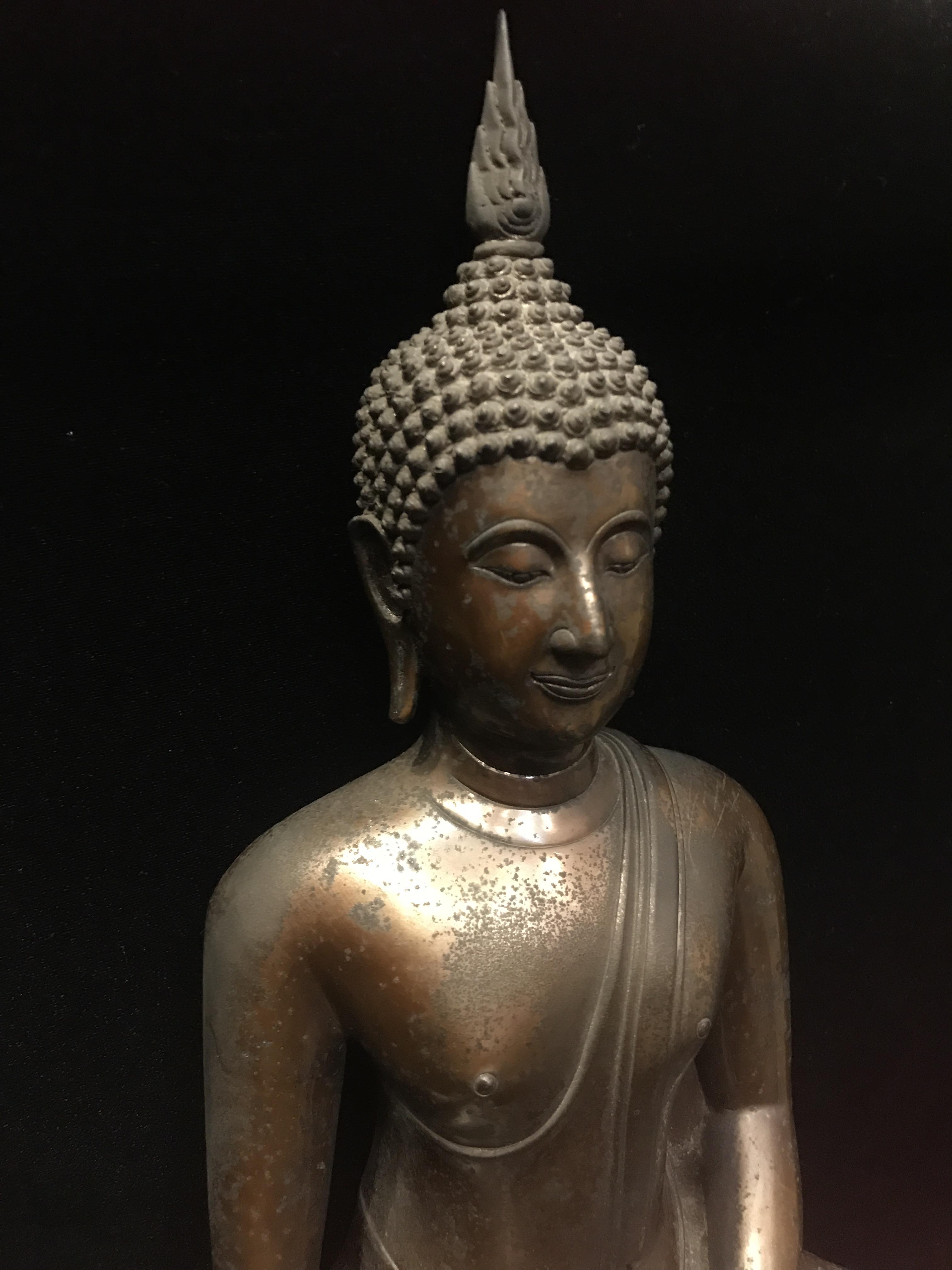 พระบูชา ภปร ในวาระโอกาสเฉลิมพระเกียรติ พระบาทสมเด็จพระเจ้าอยู่หัว ทรงครองราชย์ครบ 50 ปี (กาญจนาภิเษก) พ.ศ.2539 ออกโดย มหาวิทยาลัยนเรศวร หน้าตัก9นิ้ว