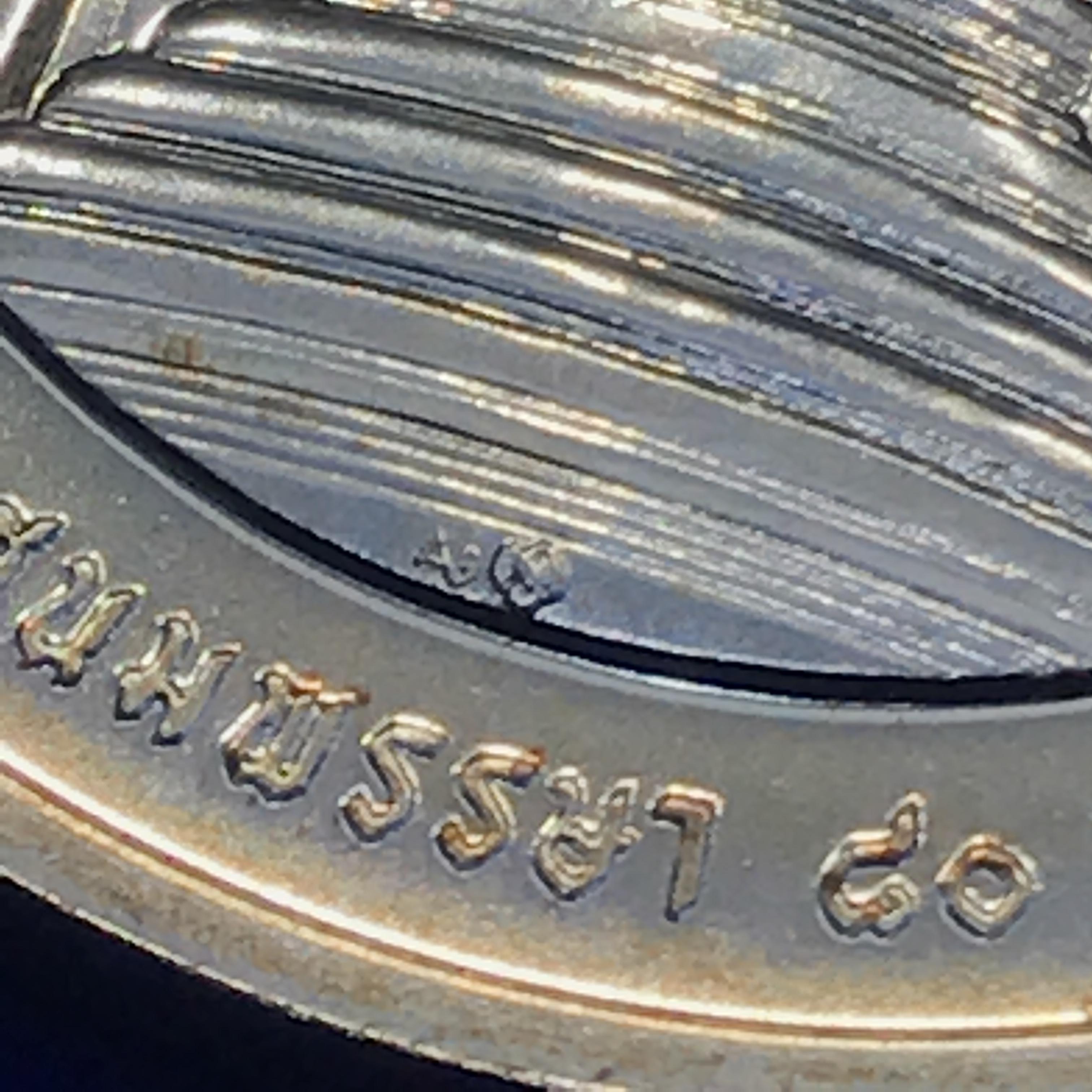 เหรียญทรงผนวช เนื้อเงิน ที่ระลึกบูรณะเจดีย์วัดบวรนิเวศวิหาร เนื่องในโอกาสมหามงคลเฉลิมพระชนมพรรษา ๘๐พรรษาธันวาคม ๒๕๕๐