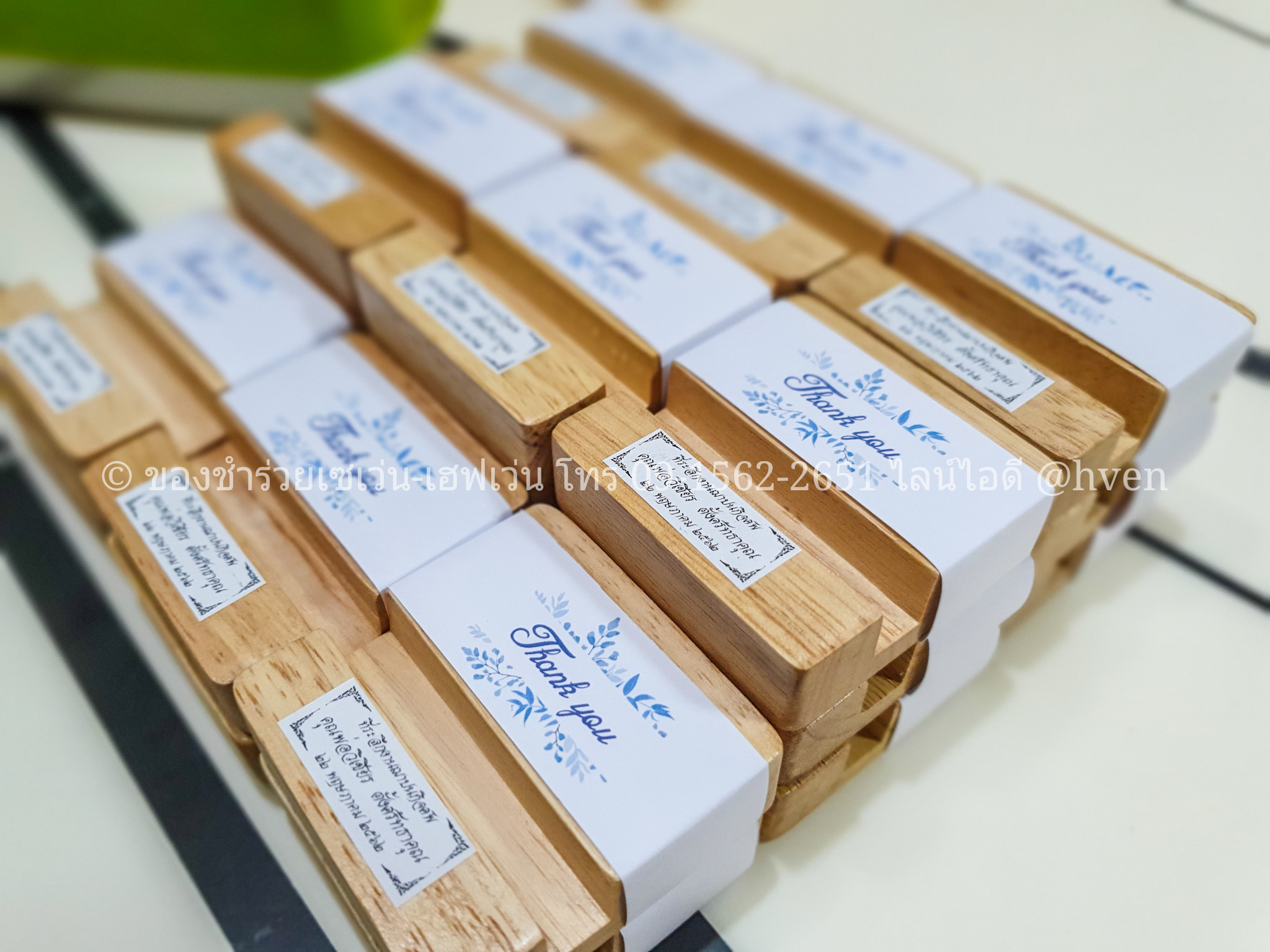 ของชำร่วยงานศพ ที่วางมือถือ ผลิตจากไม้แท้