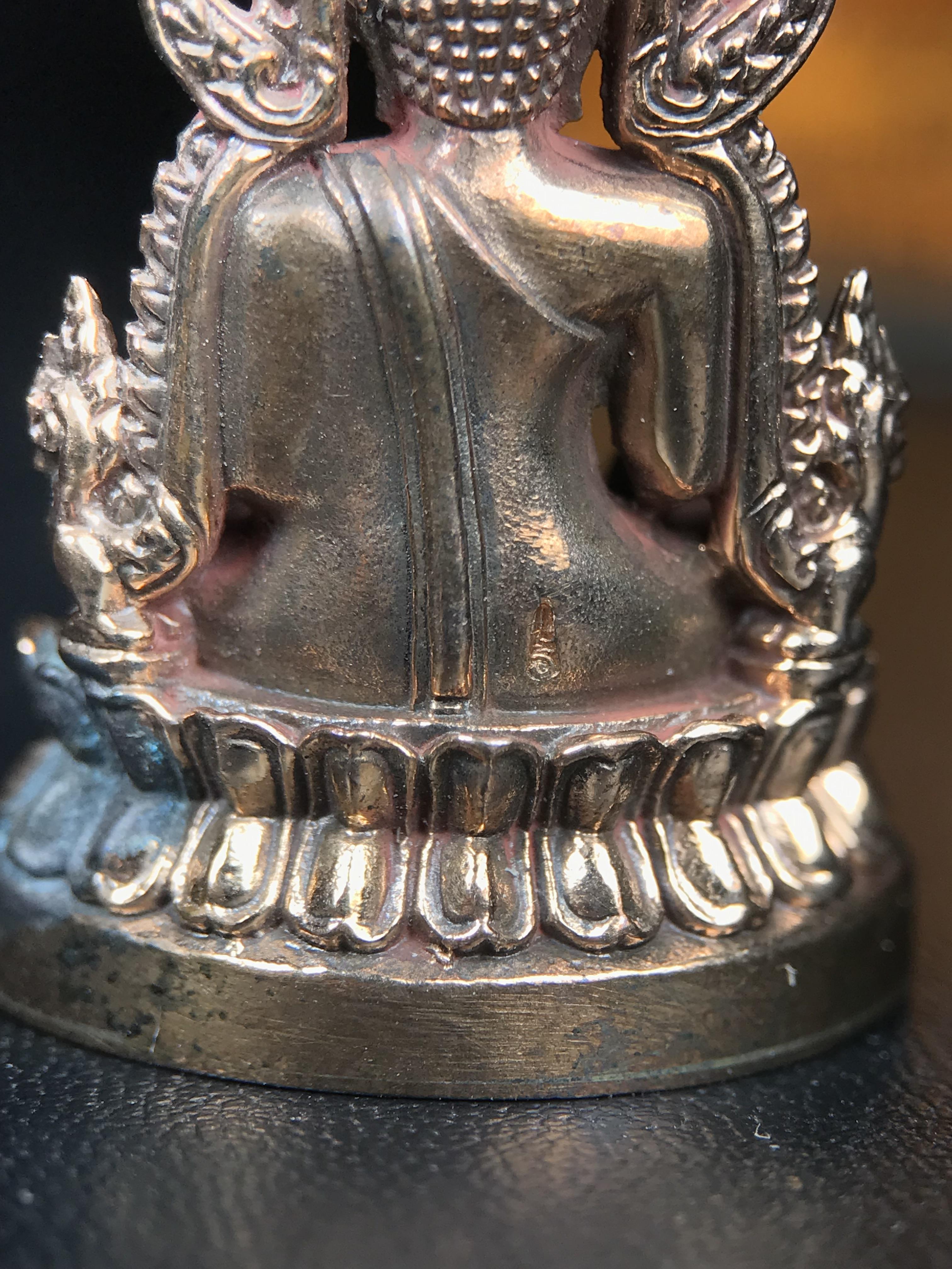 พระพุทธชินราช ญสส. วัดพระศรีมหาธาตุ จ.พิษณุโลก ปี2543 กริ่งชินราชเนื้อนวโลหะเต็มสูตร (ผสมทองคำ 2 บาท ต่อน้ำหนักเนื้อ 1 กิโลกรัม) พิธีใหญ่ รุ่นแรกและรุ่นเดียวที่ หลวงปู่หมุน ฐิตสีโล วัดบ้านจาน มาร่วมปลุกเสก(องค์หมายเลข ๘๐๔ เลขสวย)(1 ใน 2543 องค์)นิยมหายาก