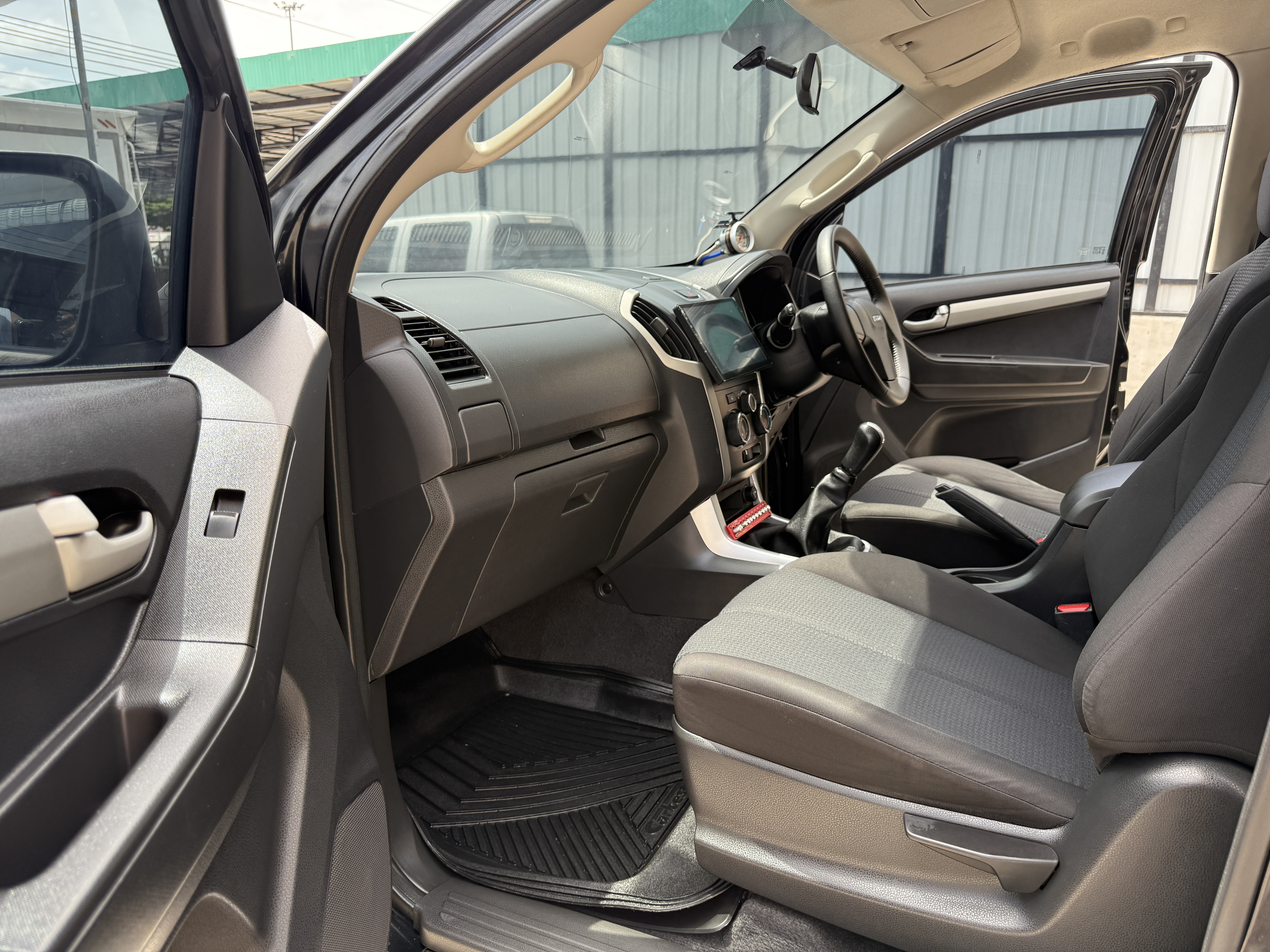 Isuzu Dmax All New 4ประตู Hilander 2.5 Vgs Z Dvd 2013 ดำ