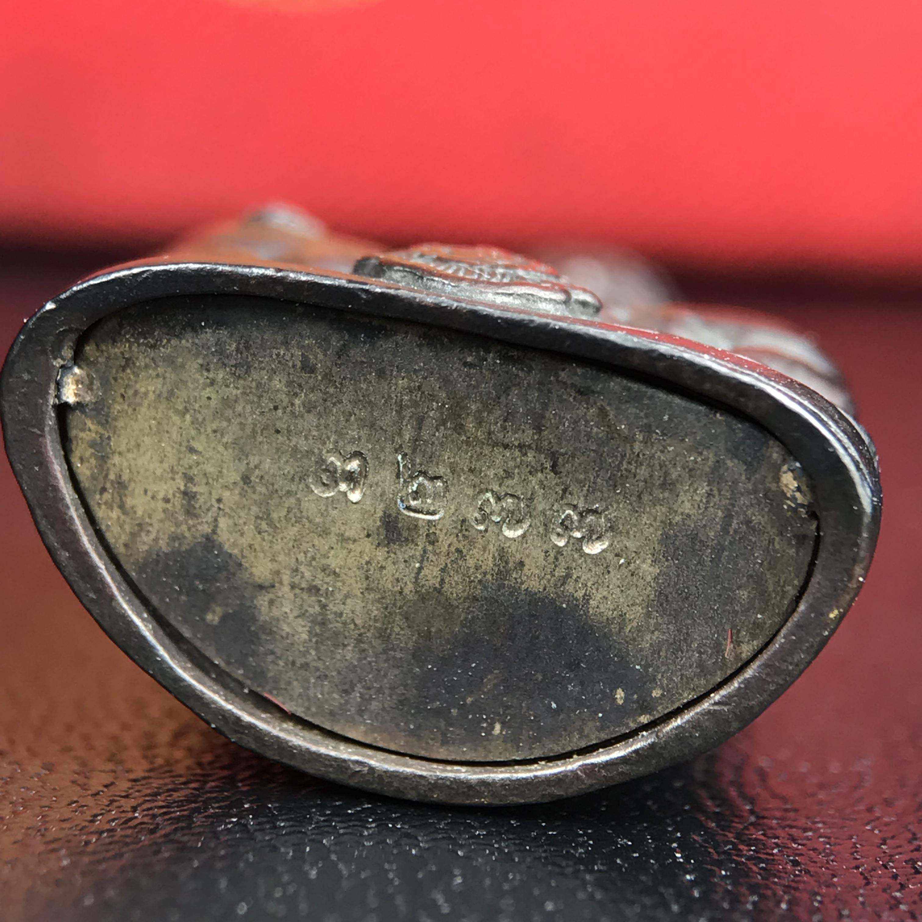 พระกริ่งไพรีพินาศ บรรจุเหล็กไหล ครั้งแรกและครั้งเดียวในประวัติศาสตร์ เฉลิมพระเกียรติ พระบาทสมเด็จพระเจ้าอยู่หัวรัชกาลที่9 พระชนมพรรษา 6 รอบ ปี2542 เนื้อนวโลหะผสมทองคำ(บรรจุเหล็กไหล)ดีนอก-ดีใน พิธีใหญ่ มวลสารเด่น (หายาก)