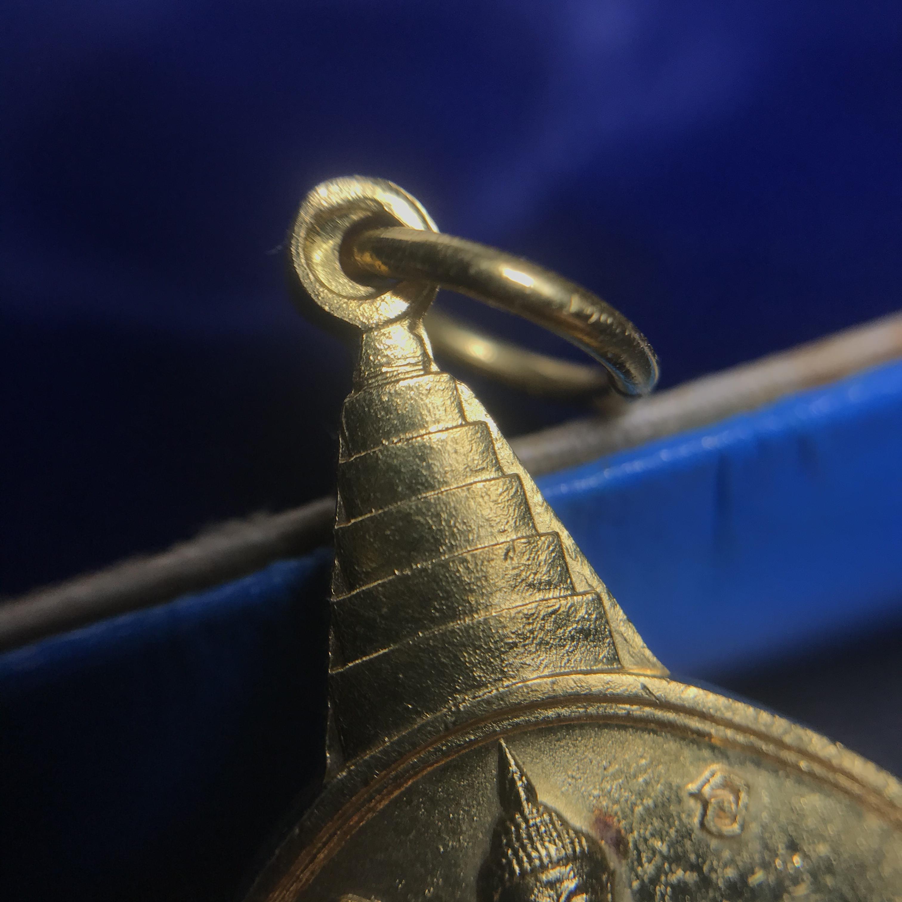 เหรียญพระชัยหลังช้าง สก. ปี2535 เนื้อทองคำ 15กรัม(หนักหนึ่งบาท) พิธีใหญ่ นิยม สภาพสวย กล่องบรรจุเดิมครบ หายากมาก