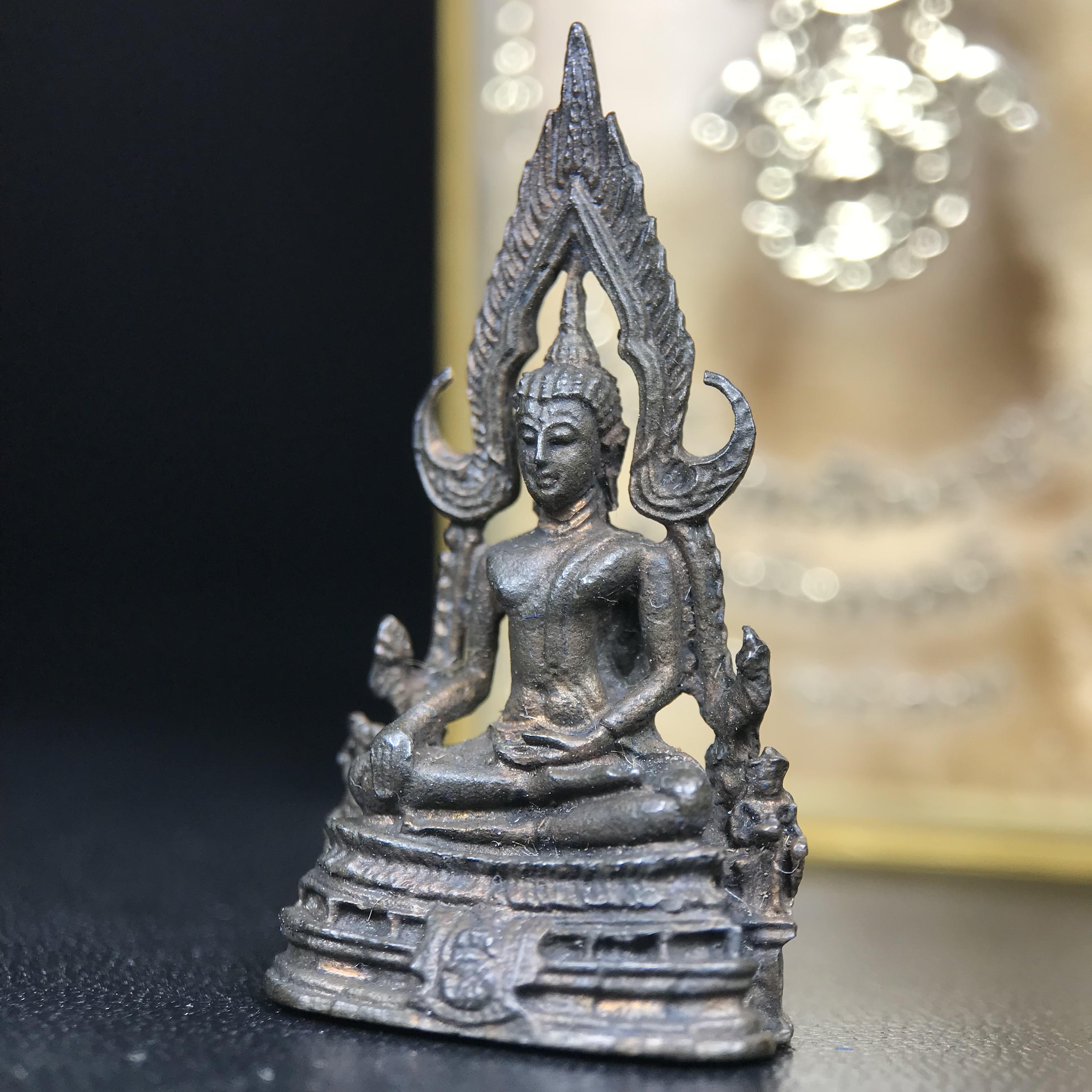 กริ่งพระพุทธชินราช ภปร. กองทัพภาคที่3จัดสร้าง ปี2517 เนื้อนวโลหะกล่องเดิม(คัดสภาพสวย)(หายาก)(ในหลวง ร.9 เสด็จในพิธี)พิธีมหาพุทธาภิเษกยื่งใหญ่โดยพระคณาจารย์ชื่อดังในยุคนั้นร่วมปลุกเสก 7วัน7คืน*** หลวงปู่โต๊ะ วัดประดู่ฉิมพลี ร่วมปลุกเสก***