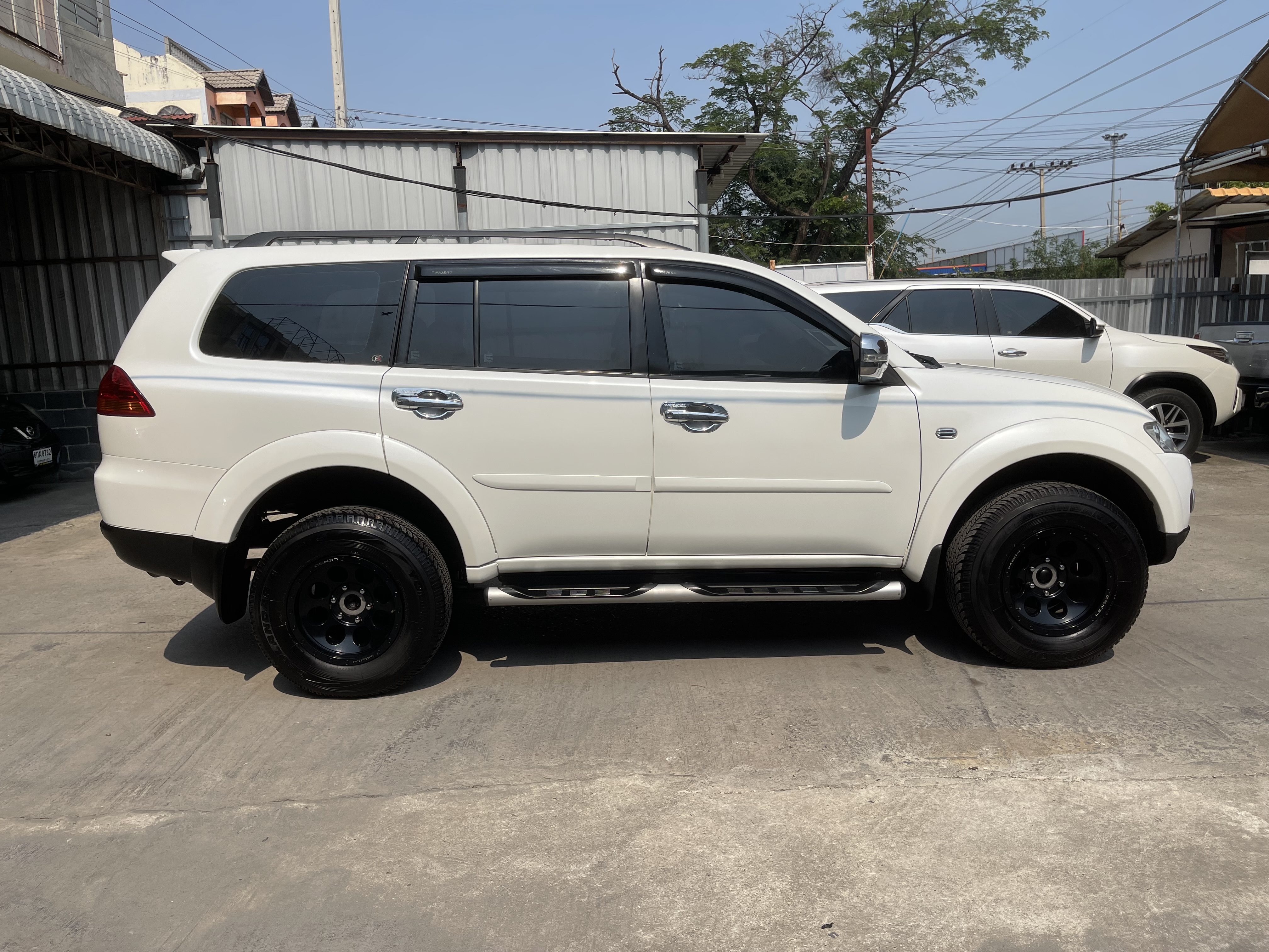 Mitsubishi Pajero Sport 2.5 GT 4WD At 2013 ขาวมุก