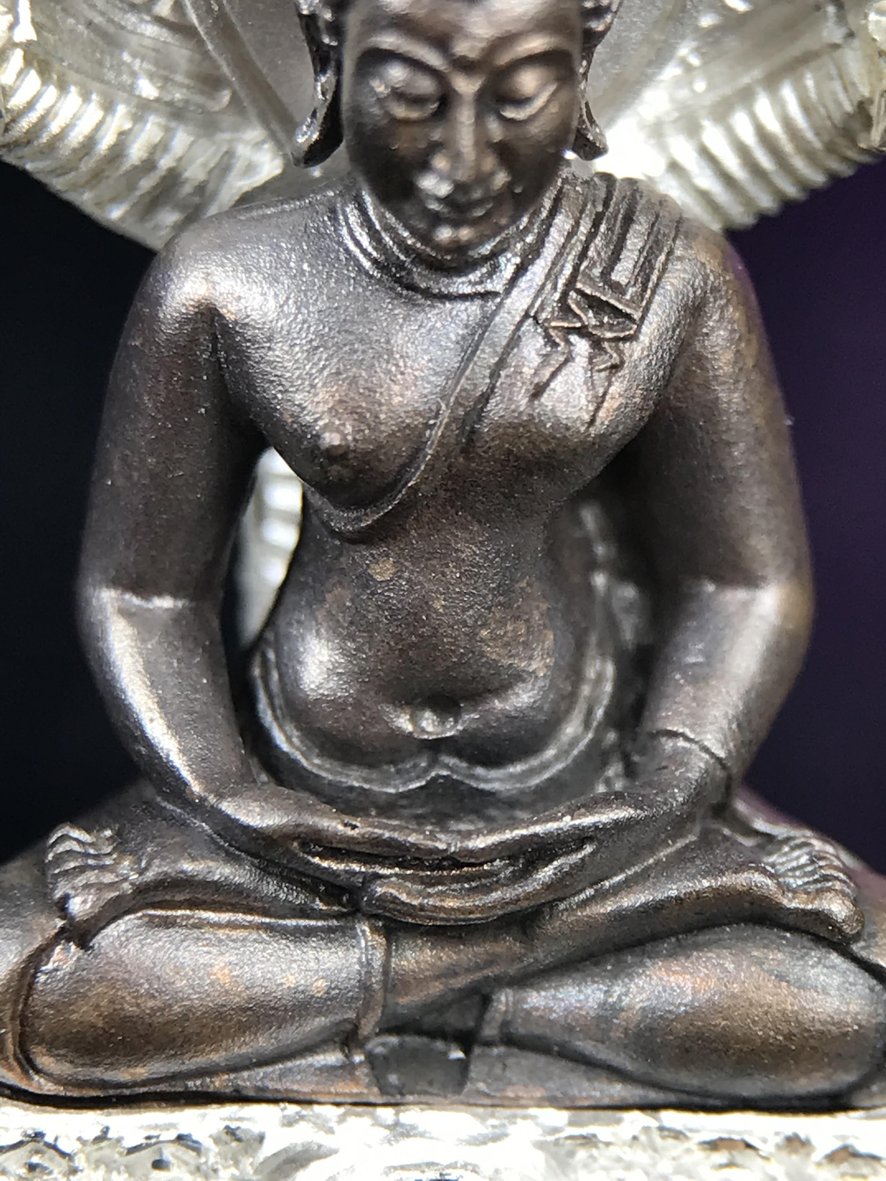 พระนาคปรก สธ. รุ่นสร้างพระอุโบสถเฉลิมพระเกียรติ 4 รอบ 84 พรรษา สมเด็จพระเทพรัตนราชสุดาฯ วัดบวรนิเวศวิหาร ปี 2543 พิมพ์ใหญ่ องค์พระเนื้อนวโลหะ ฐานนาคปรกเนื้อเงิน(สภาพ สวย )พิธีใหญ่ พุทธศิลป์งดงาม หายาก(องค์หมายเลขสวย ๒๖๗) (1 ใน 1999 องค์)