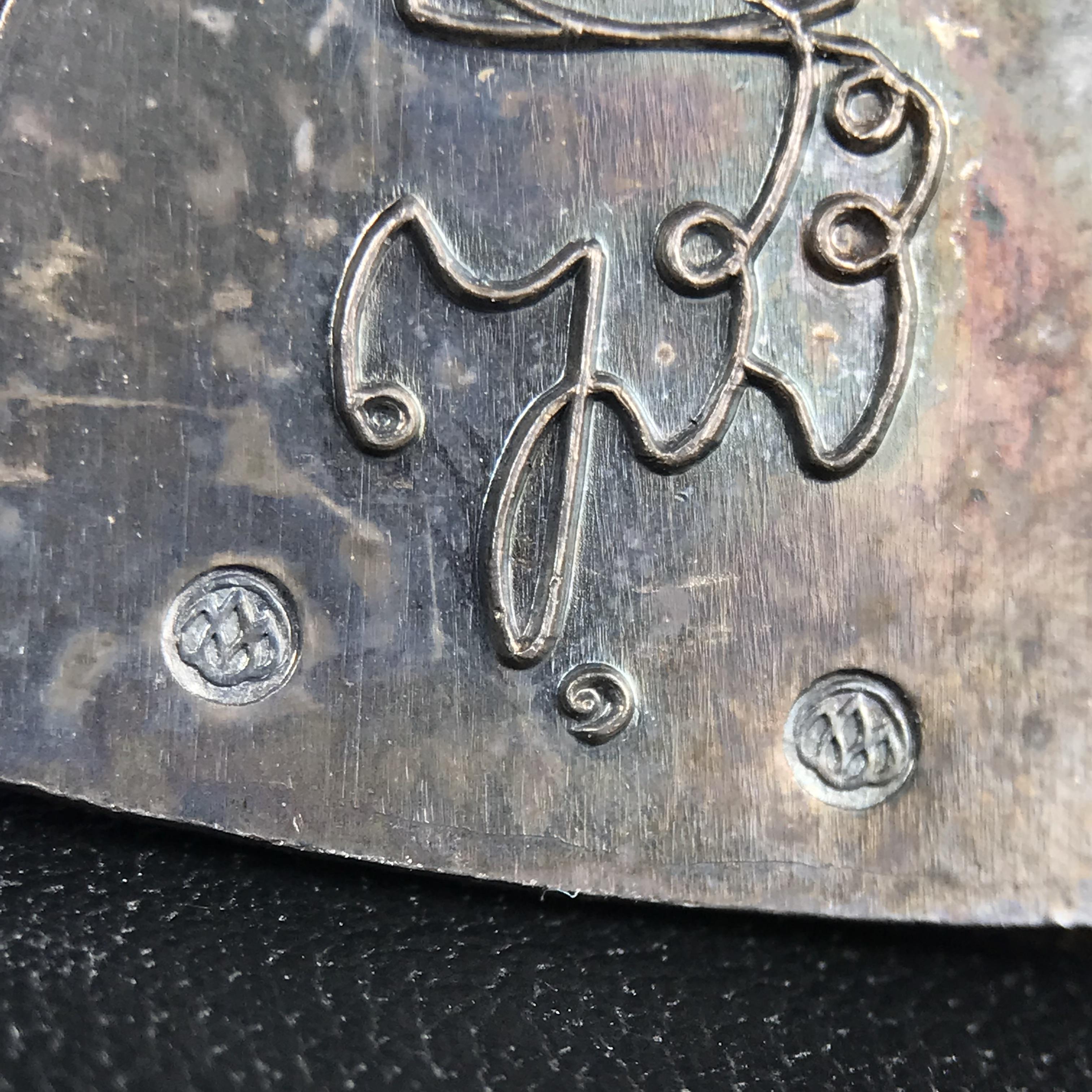 เหรียญสมเด็จนางพญาคุณากร หลัง ญสส. ปี 2532 ชุดเนื้อเงินและเนื้อนวโลหะ พิมพ์ใหญ่คู่พิมพ์เล็ก(ชุดพิเศษกรรมการ 1 ใน 500 ชุด) พิธีใหญ่ สภาพสวยผิวเดิมพร้อมกล่องบรรจุเดิมกำมะหยี่สีม่วงสัญลักษณ์ “สธ” สมเด็จพระเทพฯ ครบสมบูรณ์***ชุดแจกกรรมการพบเจอน้อย หายาก***