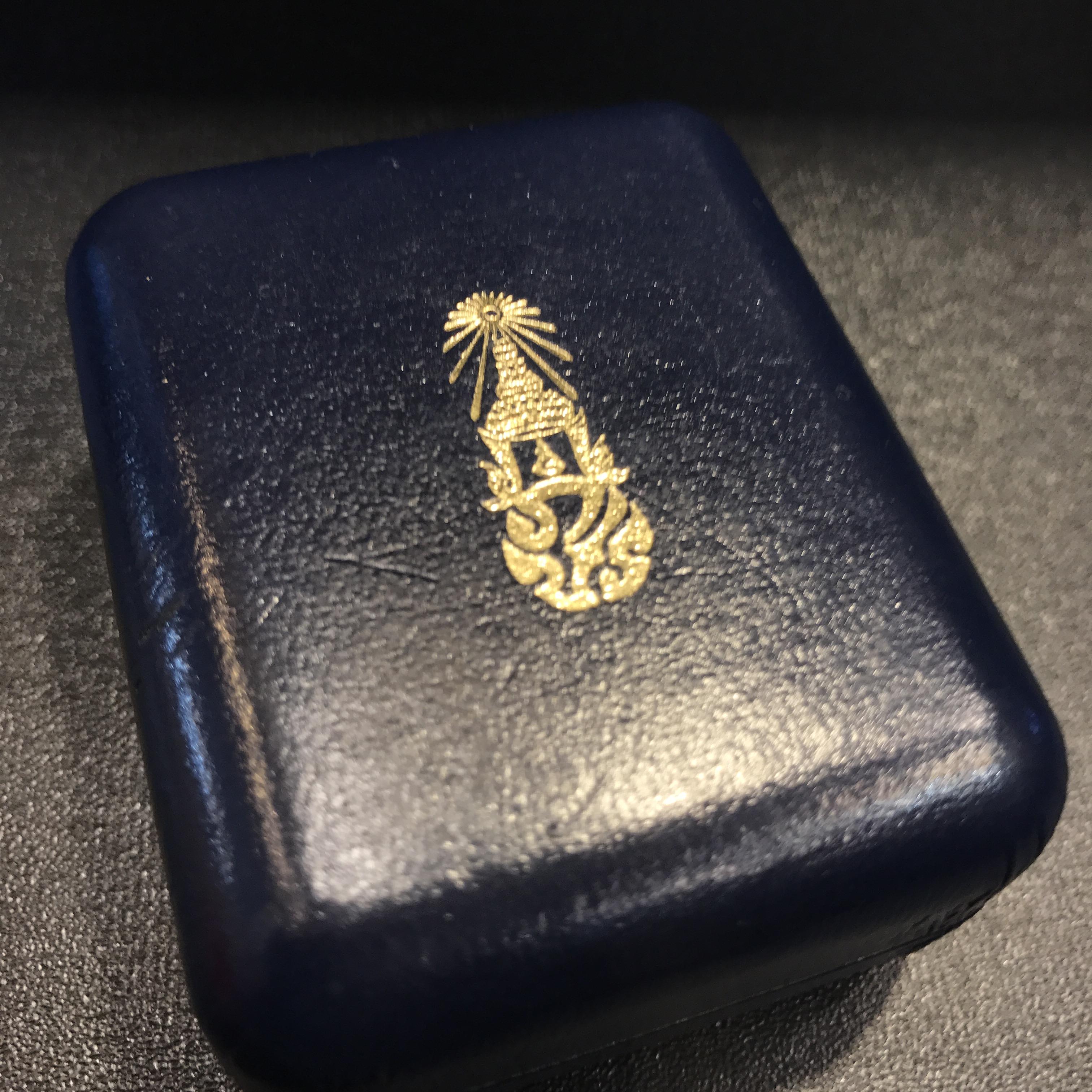 เหรียญสองพระองค์พระราชทาน ภปร. สก. เนื้อเงิน ปี2535 สภาพสวยผิวเดิมพร้อมกล่องเดิมๆ (หายาก)