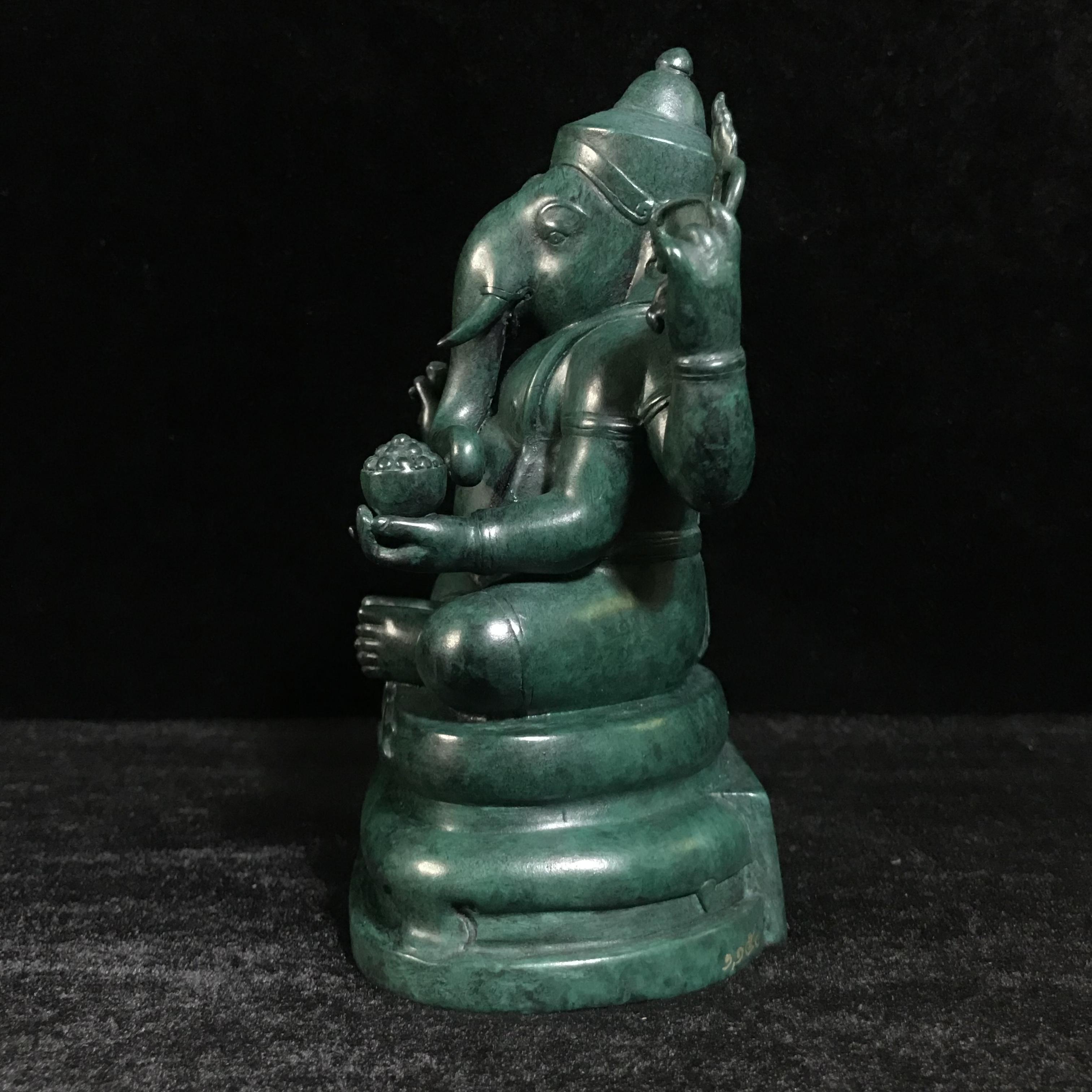 พระพิฆเนศวร 65 ปี คณะจิตรกรรม มหาวิทยาลัยศิลปากร ปี2551 ลอยองค์เนื้อสำริดขนาดหน้าตัก 3 นิ้ว(เนื้อสำริดเขียวพลาติน่า)