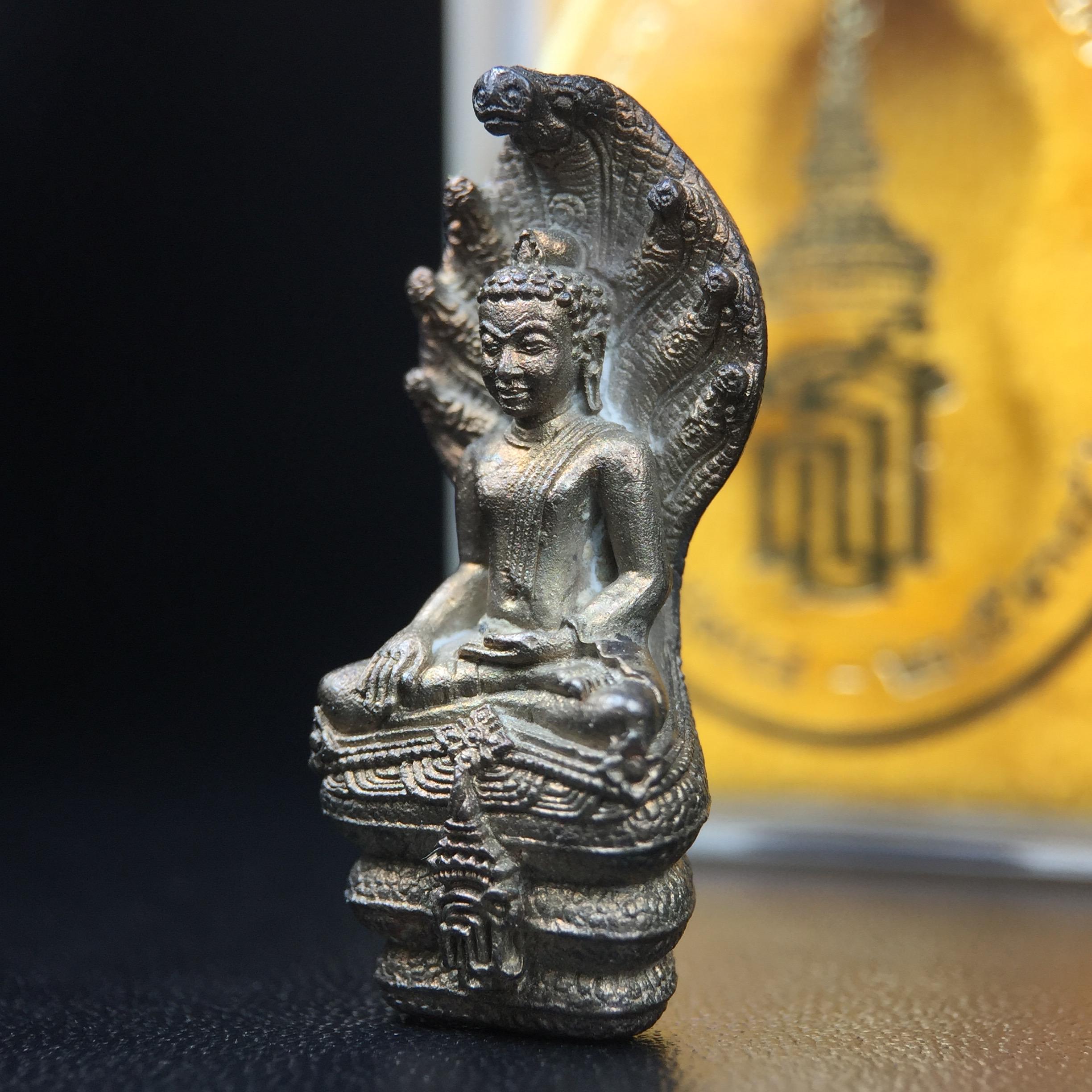 พระพุทธรูปนาคปรกปางมารวิชัย สธ. เนื่องวโรกาสสมเด็จพระเทพรัตนราชสุดาฯ ทรงเจริญพระชนมายุครบ 3 รอบ ปี2534 พระกริ่งนวโลหะ พิธีพุทธาภิเษก ณ วัดบวรนิเวศวิหาร โดยมีสมเด็จพระญาณสังวร สมเด็จพระสังฆราชเป็นองค์ประธาน(พิธีใหญ่ มวลสารดี พุทธศิลป์งดงาม)