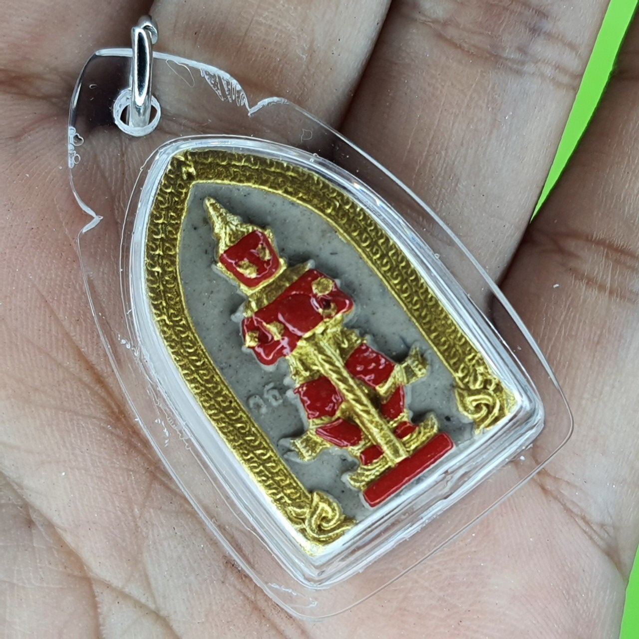 พระเครื่อง ท้าวเวสสุวรรณ เลี่ยมกรอบ สีขาว แต่ง สีแดง รุ่น แก้ปีชง รวยไม่จบ จนไม่เป็น ภัยไม่มี ท้าวเวสสุวัณ จี้ท้าวเวสสุวรรณ ท้าวเวสสุวรรณ
