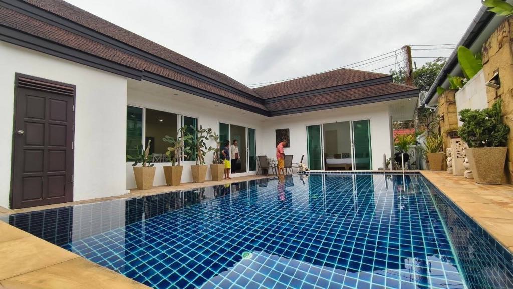 For Rent : Rawai, Private Pool Villa @soi samakee 1, 3 bedrooms 3 bathrooms