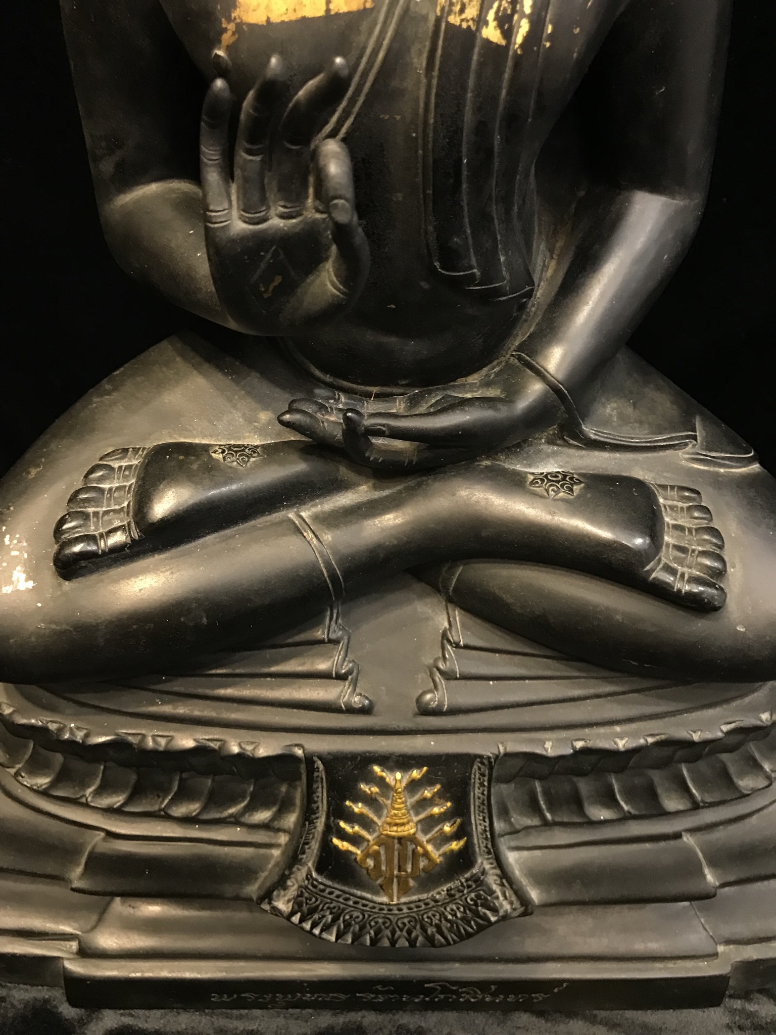 พระพุทธรัตนโกสินทร์ 200 ปี พ.ศ.2525 หน้าตัก 9 นิ้ว วัดทองศาลางาม พระพุทธปางปฐมเทศนา ผ้าทิพย์ประดิษฐานพระนามาภิไธยย่อ มวก (มหาวชิราลงกรณ์ รัชกาลที่ 10)