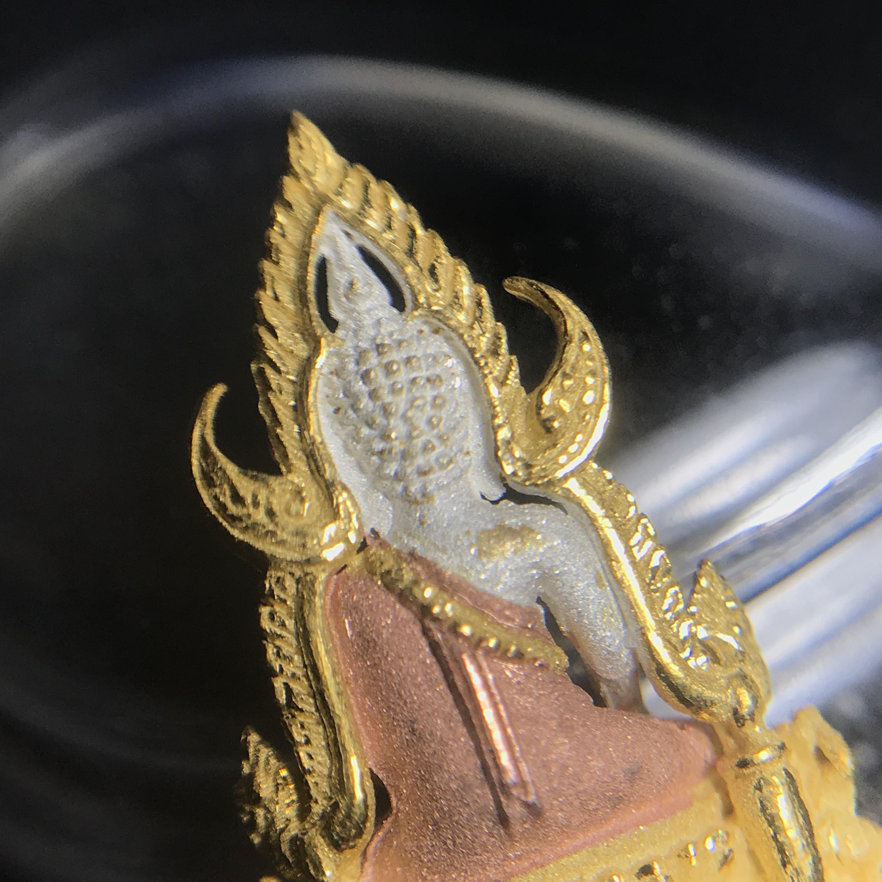 พระพุทธชินราช ภปร. โครงการ เพราะแผ่นดินนี้คือแผ่นดินเกิด เนื้อเงินชุบสามกษัตริย์ ปี2551 ขนาดหน้าตัก1/4นิ้ว (สวยงามหายาก)