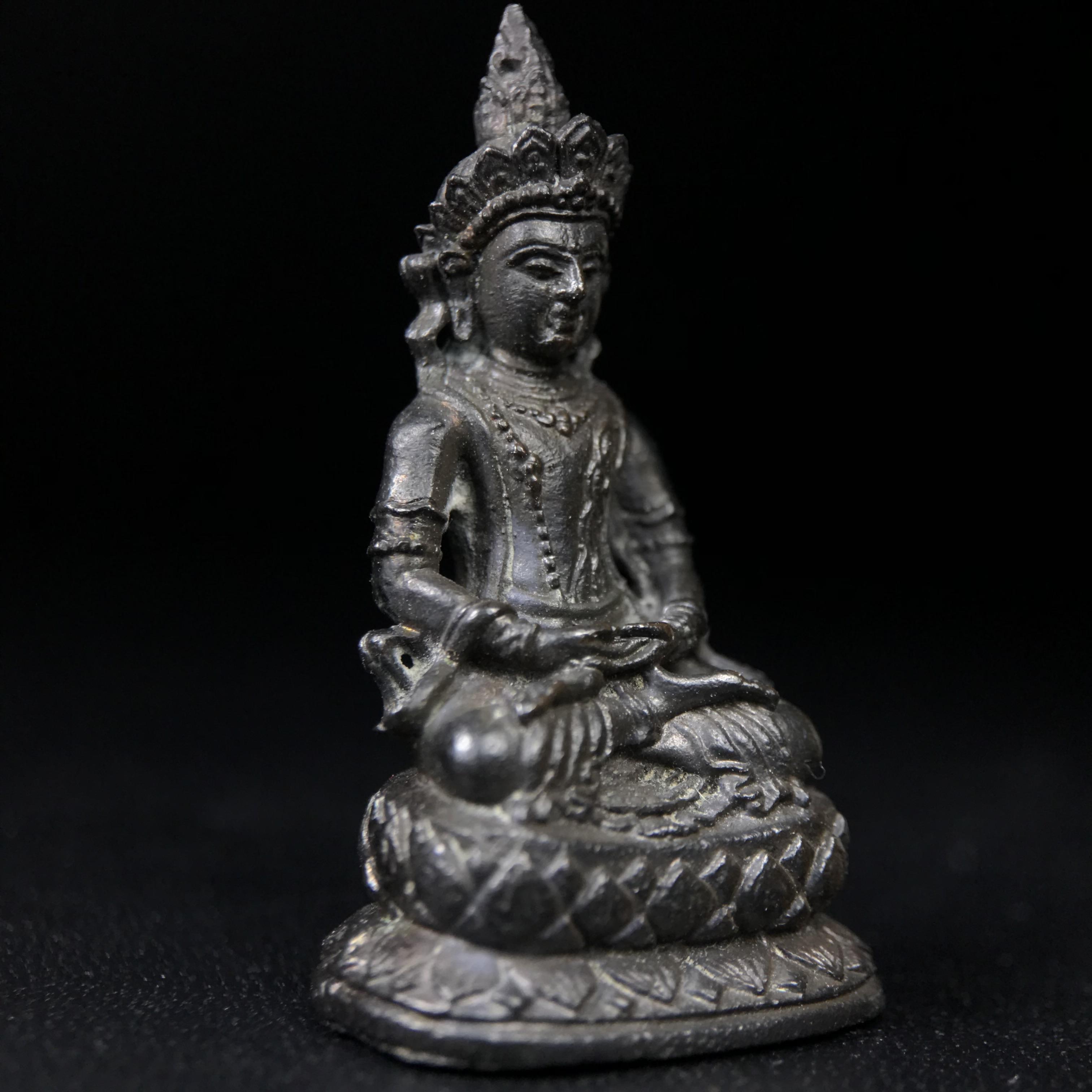 พระไวโรจนะพุทธ(กริ่งธิเบต) ท่านเจ้าคุณโพธิ์แจ้ง วัดมังกรกมลาวาส(เล่งเน่ยยี่) ปี 2515(รุ่นแรก) เนื้อนวโลหะ พิธีใหญ่ฉลอง ๑๐๐ปี วัดมังกรกมลาวาส (ในหลวงรัชกาลที่ ๙ ทรงเสด็จเททอง ) หลวงปู่โต๊ะ วัดประดู่ฉิมพลีเมตตาอธิษฐานจิตปลุกเสก (หายาก)