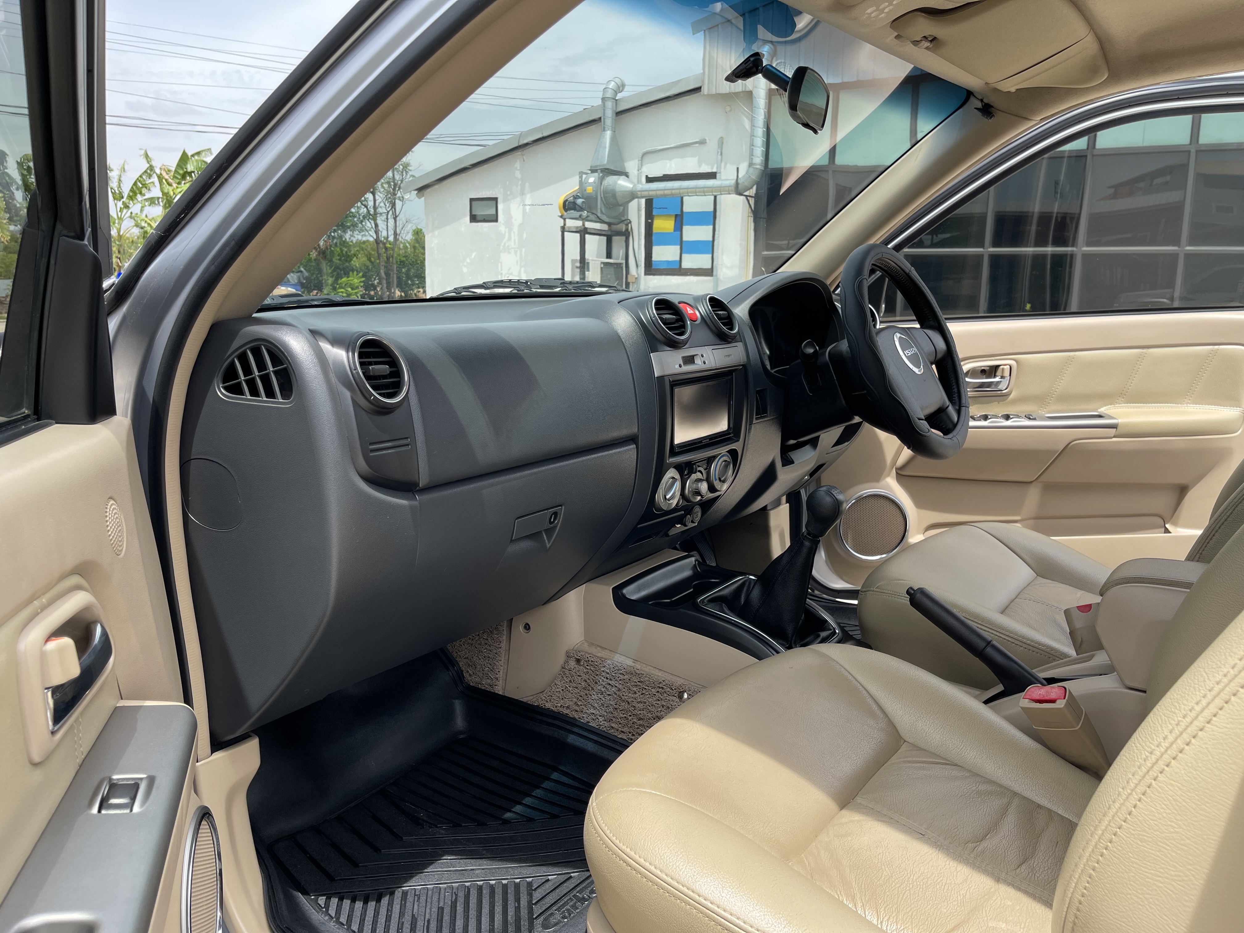 Isuzu Dmax 4ประตู Hilander 2.5 Abs 2011 เงิน