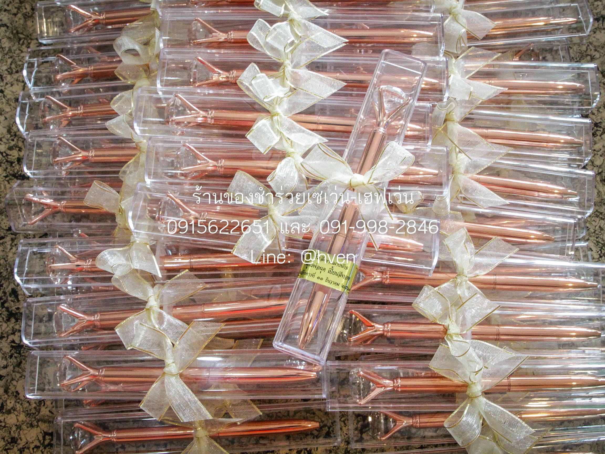 ของชำร่วยงานศพ ปากกาหัวเพชร สีRoseGold ในกล่องอะครีลิคใส