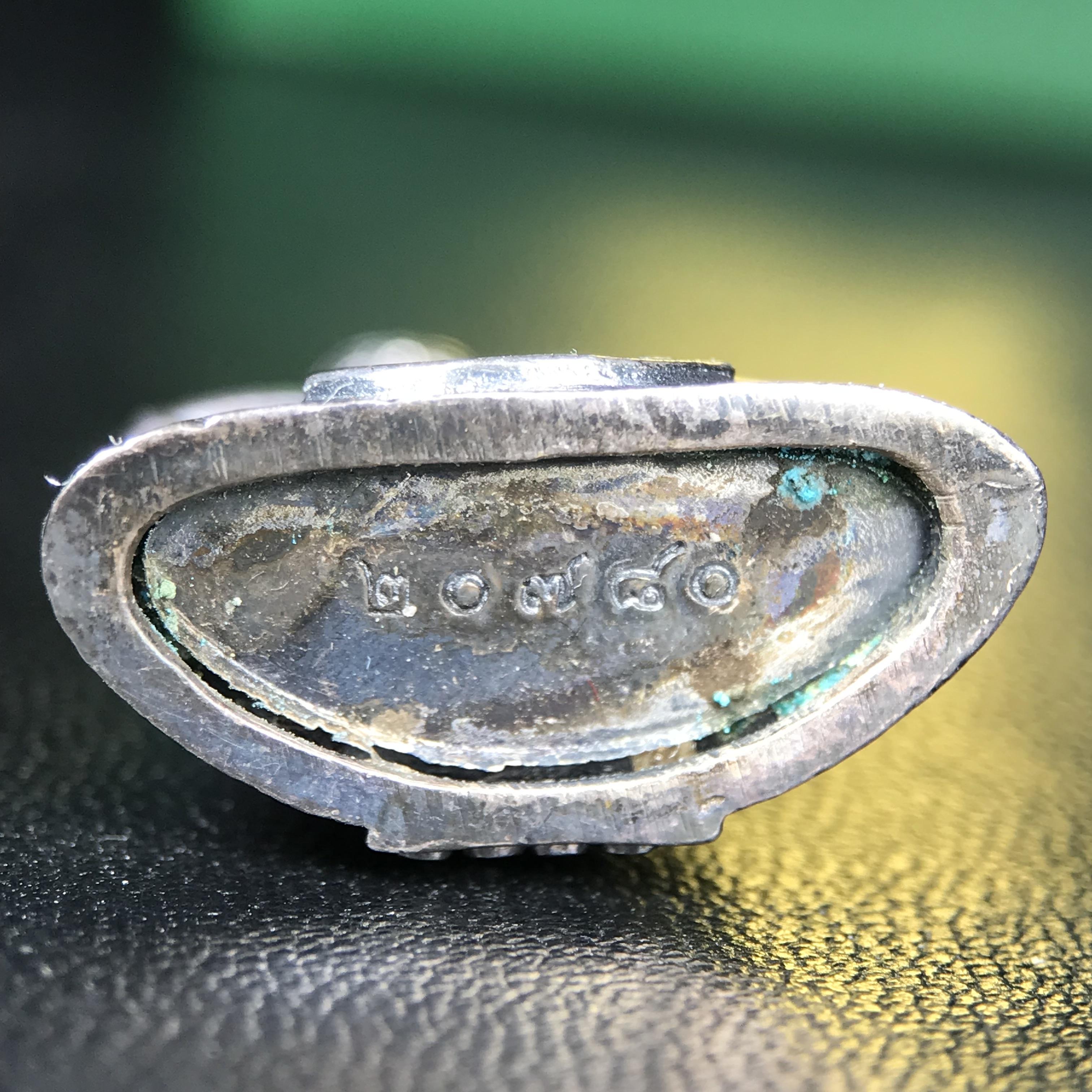 พระพุทธโสธร รุ่น กศก. 120 ปี เนื่องในโอกาสครบ 120 ปี กรมศุลกากร กระทรวงการคลัง จัดสร้าง ปี 2537 เนื้อเงินบริสุทธิ์ 99.9% ผิวขัดเงาลงดำ(เข้มขลัง)(งานบริษัท แพรนด้า จิวเวลรี่)สวยงดงาม ทรงคุณค่า