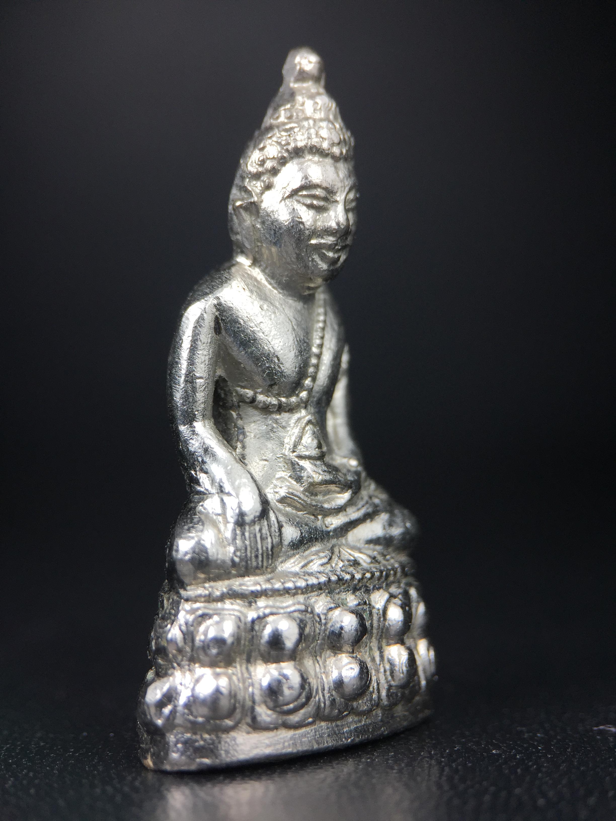 พระกริ่งโสฬส (มปร.) วัดราชประดิษฐ์ ปี 2515 เนื้อกะไหล่เงิน(กรรมการ)(กะไหล่เงินเดิมหายาก) เนื้อกะไหล่ทองเดิม สร้างน้อย หายาก หลวงปู่ทิม ปลุกเสก(ในหลวงรัชกาลที่9 เสด็จเททอง)พระดี พิธีใหญ่