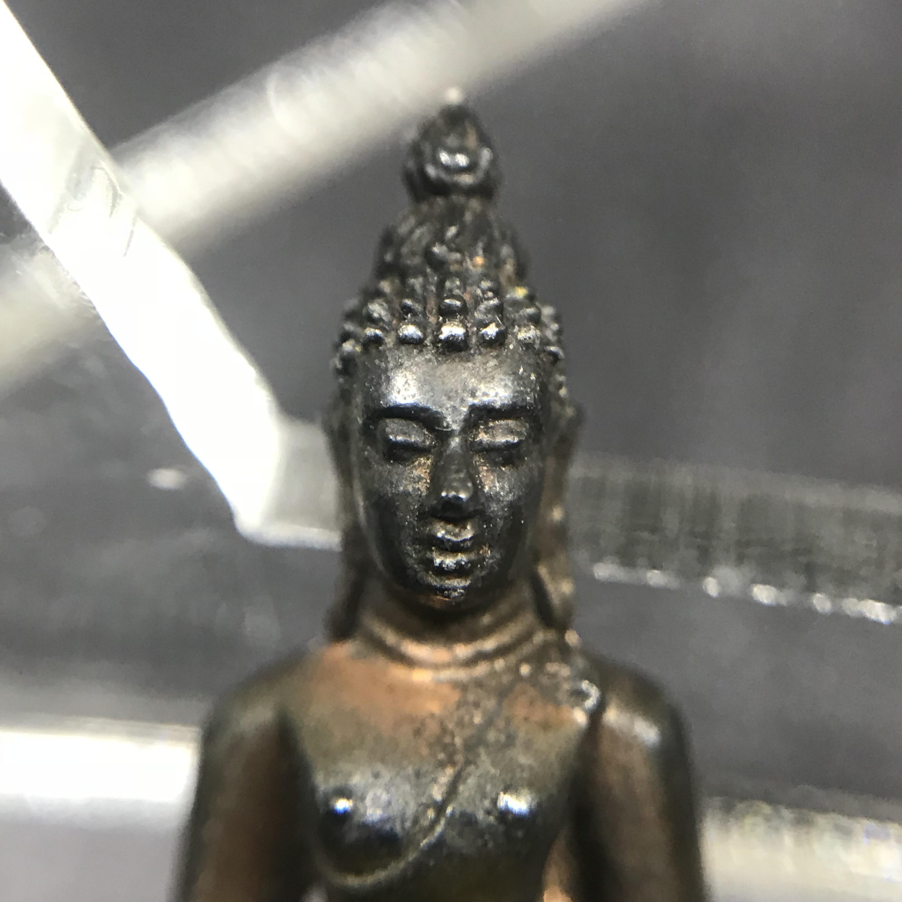 พระกริ่งไพรีพินาศ(รุ่นแรก สมเด็จพระญาณสังวร) วัดเพชรวราราม รุ่นเขาค้อ เนื้อนวโลหะ ตอกโ ค้ต ปี2520 จ.เพชรบูรณ์(1ใน2309 องค์)