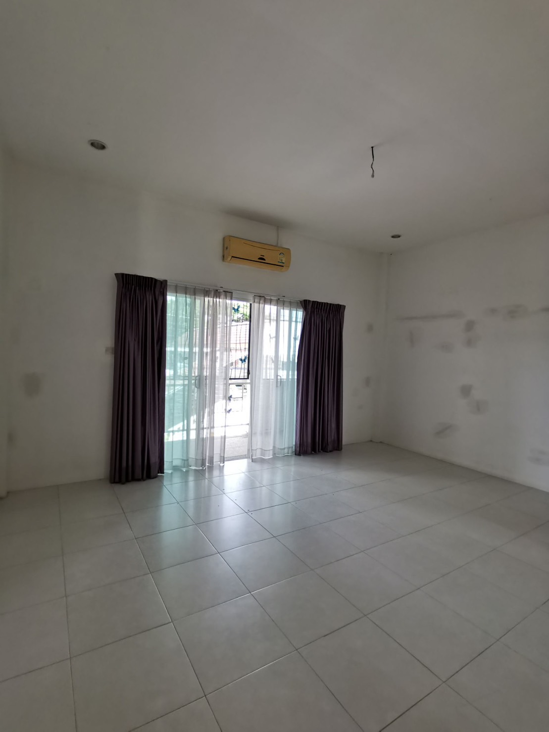For Sales : Chalong, 2-Storey Commercial Building, 2 Bedrooms 2 Bathrooms