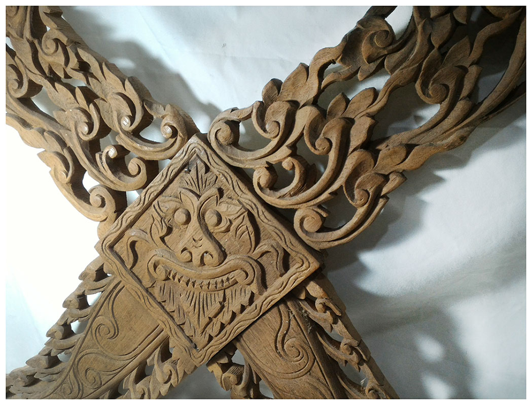 ไม้แกะสลัก กาแล 93cmxสูง63cm งานเก่า