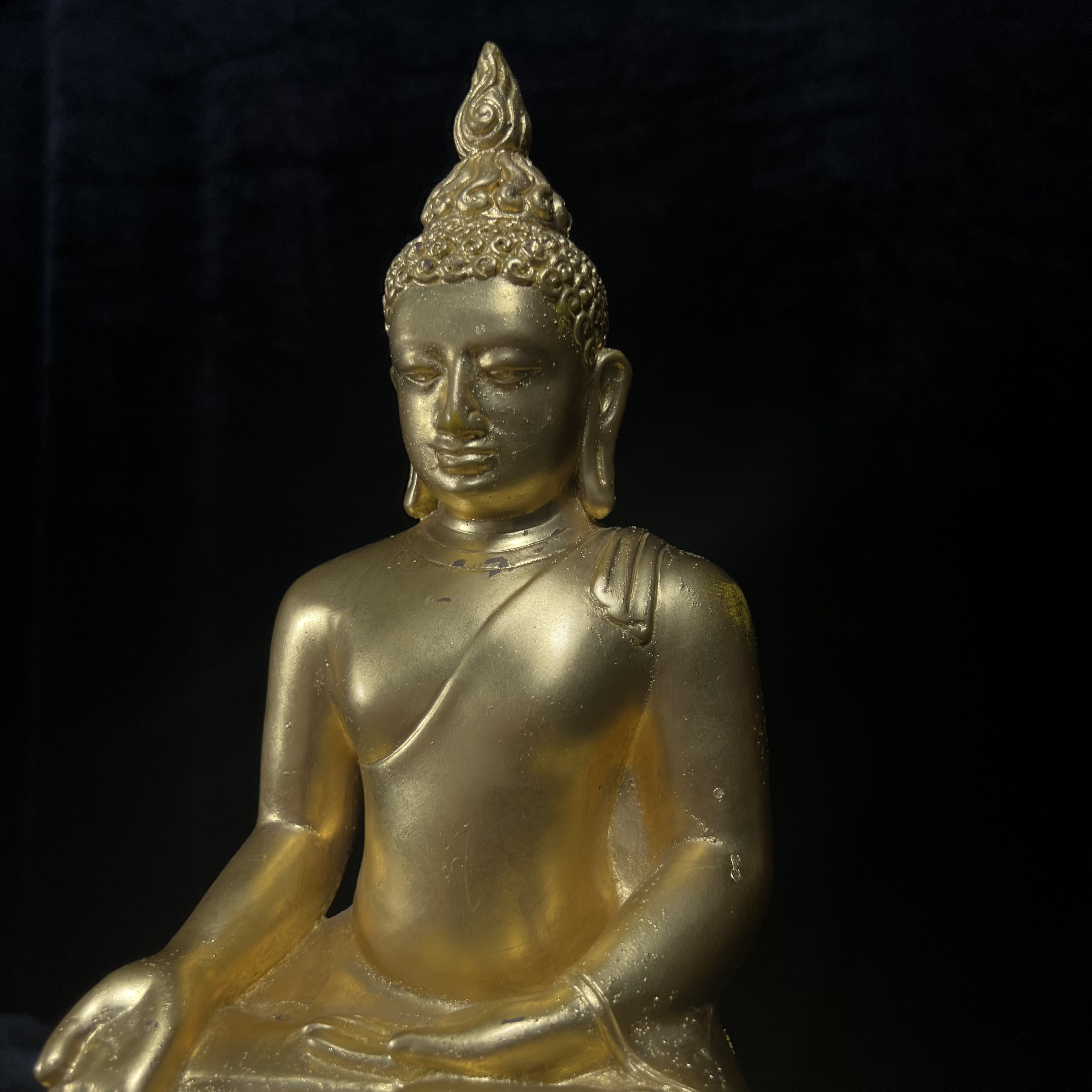 พระบูชาไพรีพินาศ วัดบวรนิเวศวิหาร ปี2538 จัดสร้างโดยสถาบันเทคโนโลยีพระจอมเกล้าพระนครเหนือ พุทธาภิเษก ณ อุโบสถวัดพระแก้ว ขนาดหน้าตัก 5 นิ้ว ทองเหลืองปิดทอง บรรจุแผ่นเงินจารโดยสมเด็จพระสังฆราช (ตอกโค๊ตหมายเลข(สจพ 309) (พระดี พิธีใหญ่)1 ใน 348 องค์ หายาก