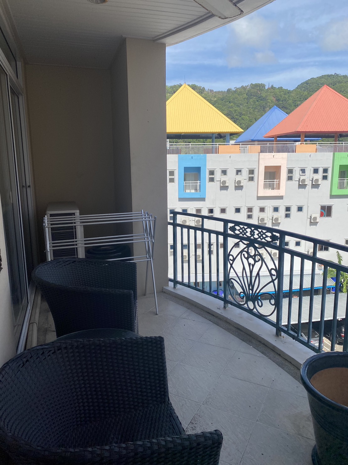 For Rent : Condo near Patong Beach, 2 Bedroom 2 Bathroom, 5th flr.