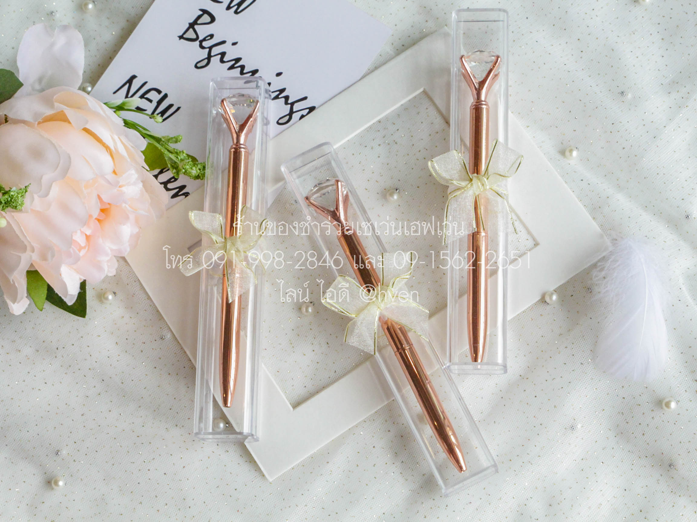 ของชำร่วยงานศพ ปากกาหัวเพชร สีRoseGold ในกล่องอะครีลิคใส