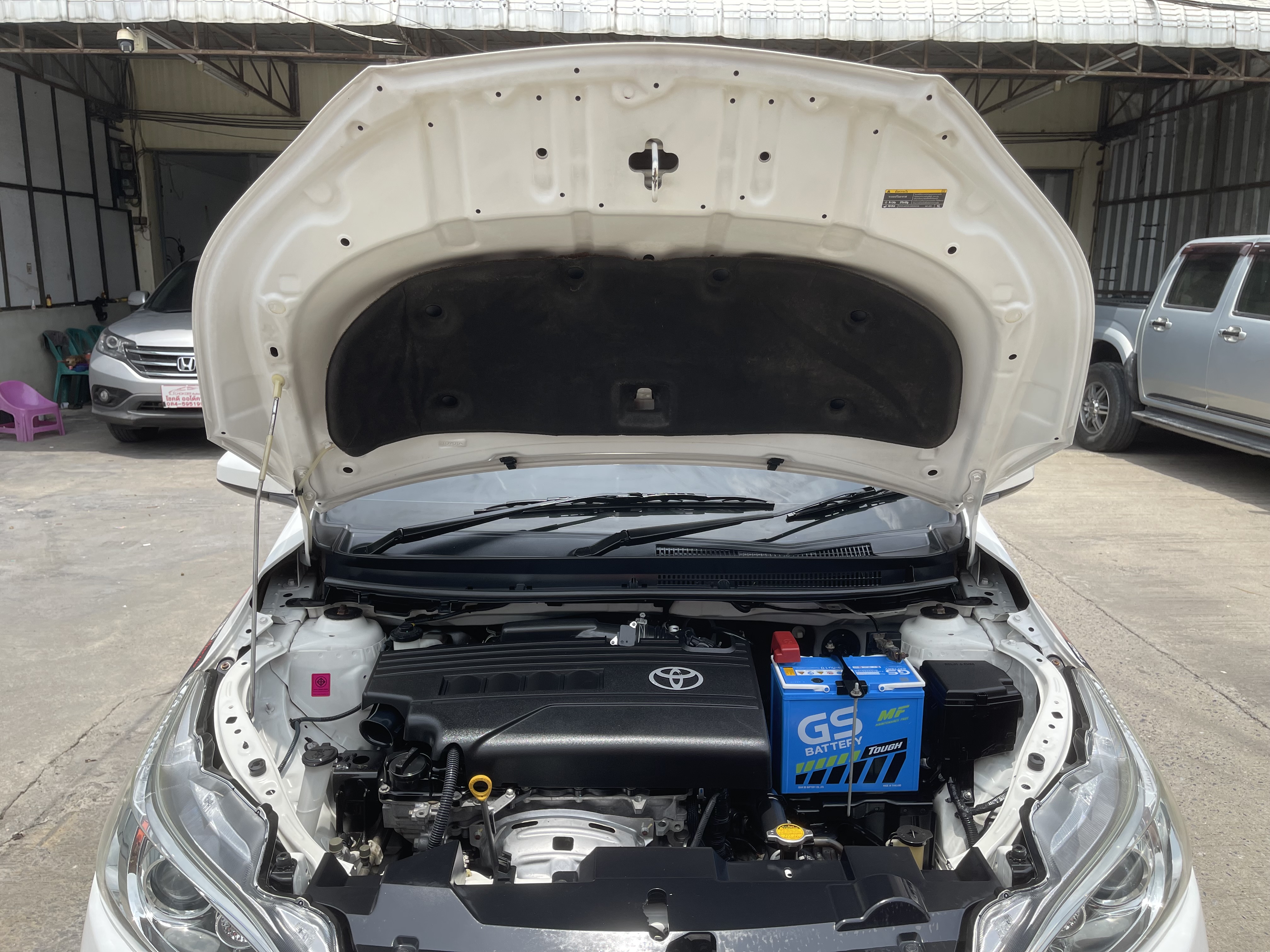 Toyota Yaris 1.2 TRD Sportivo At 2015 ขาว