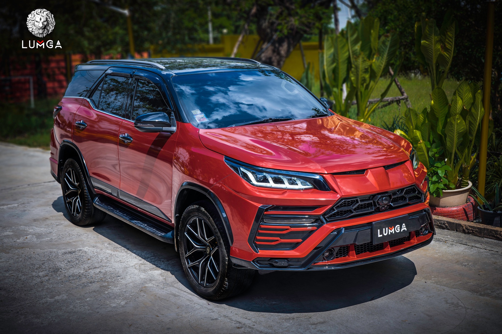 ชุดแต่งสเกิร์ตรอบคัน Toyota Fortuner 2015 - รุ่นปี ปัจจุบัน โดย Lumga (ลัมกา) bodykits