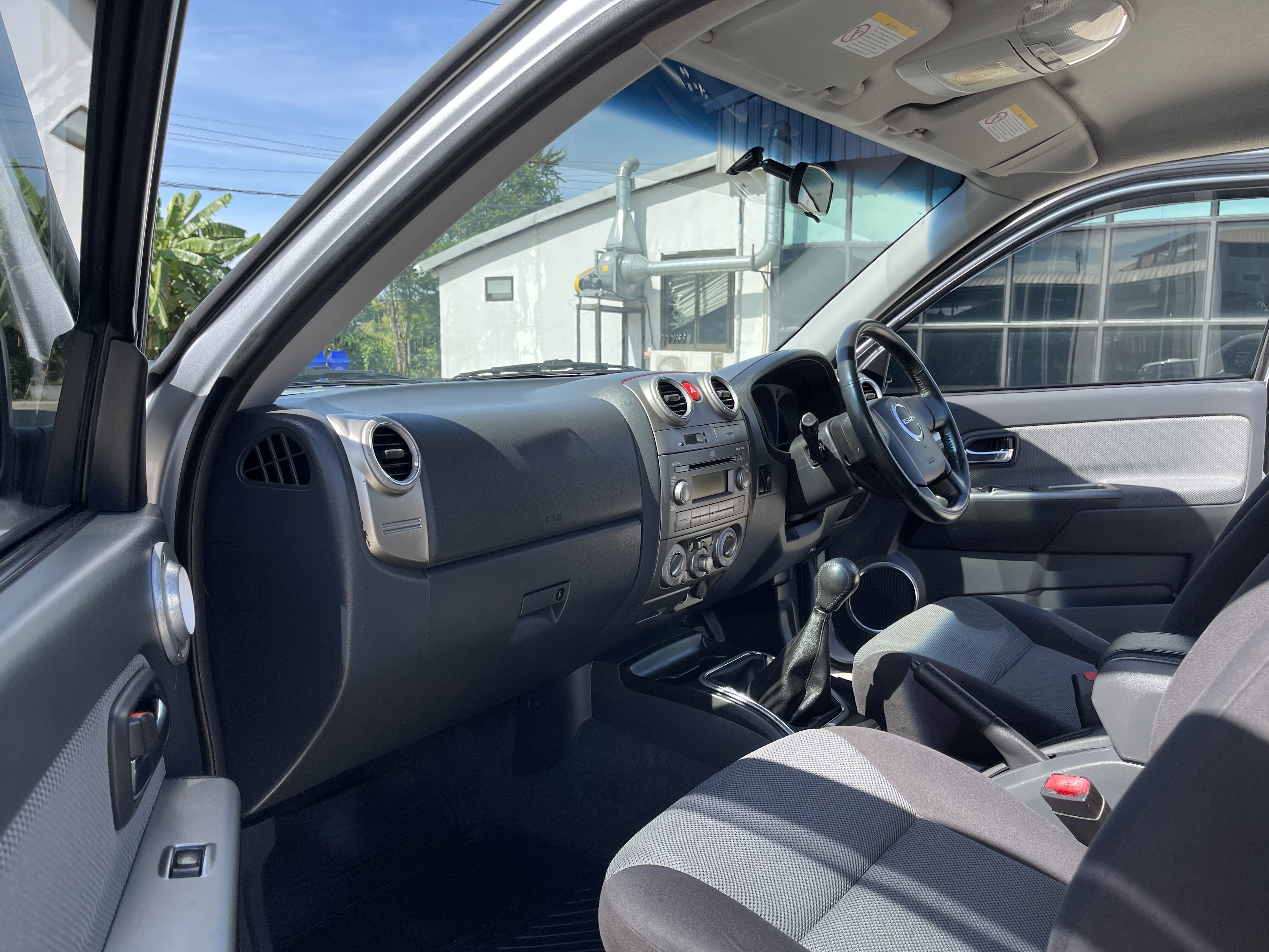 Isuzu Dmax Cab Hilander 3.0 Vgs Abs Airbag 2010 เงิน